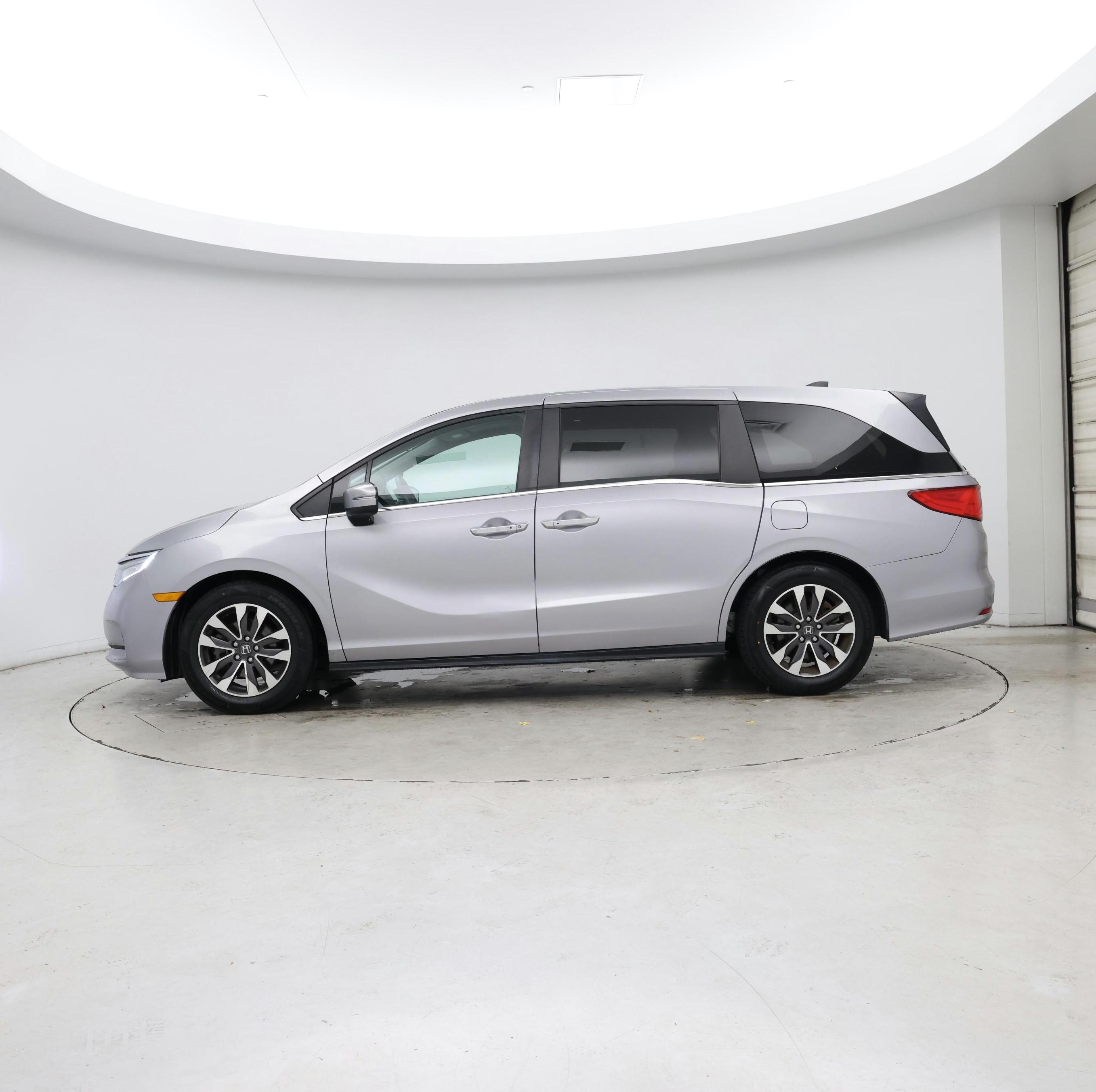 Thumbnail: 2022 Honda Odyssey - 3