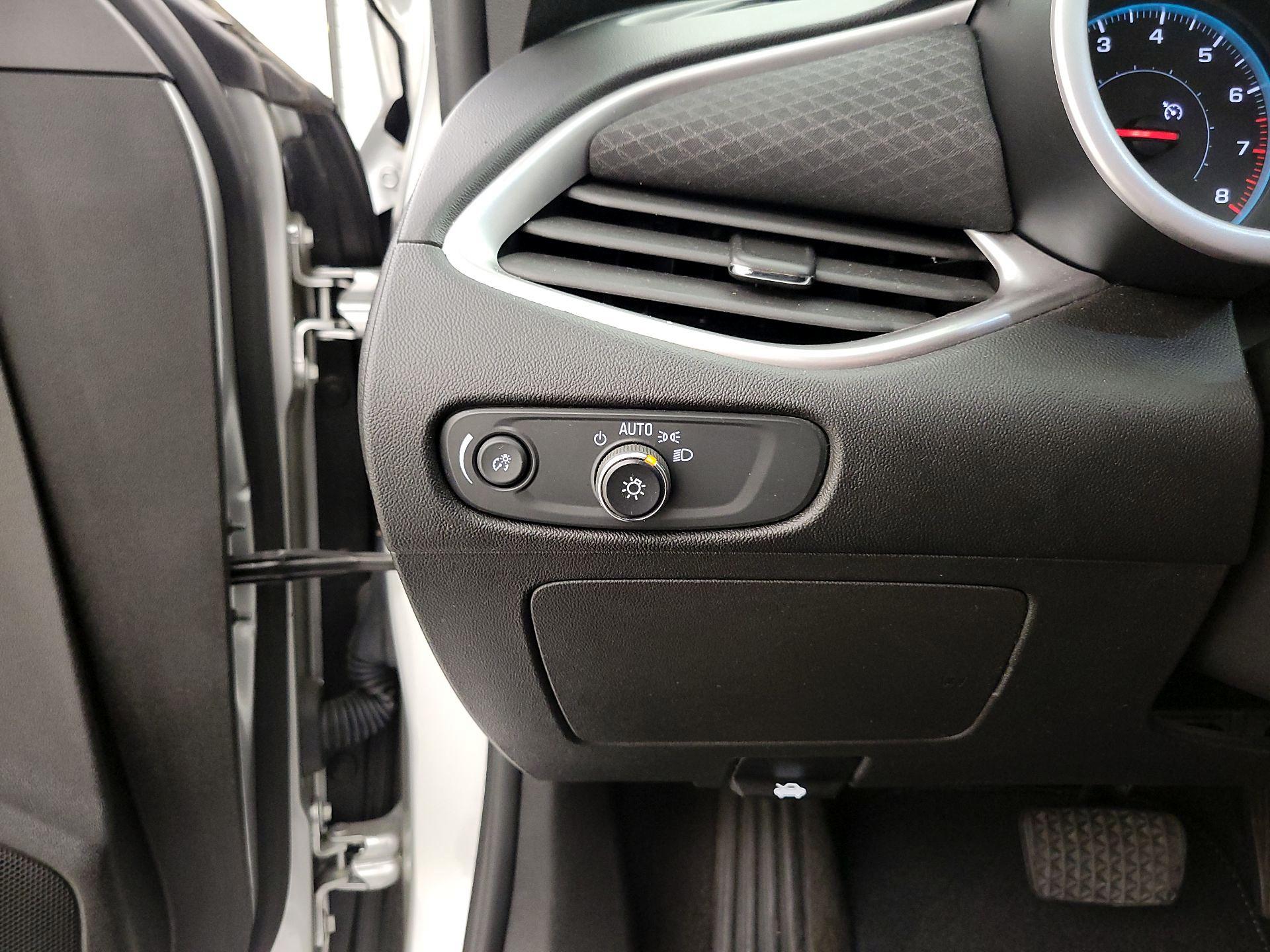 Thumbnail: 2022 Chevrolet Malibu - 13