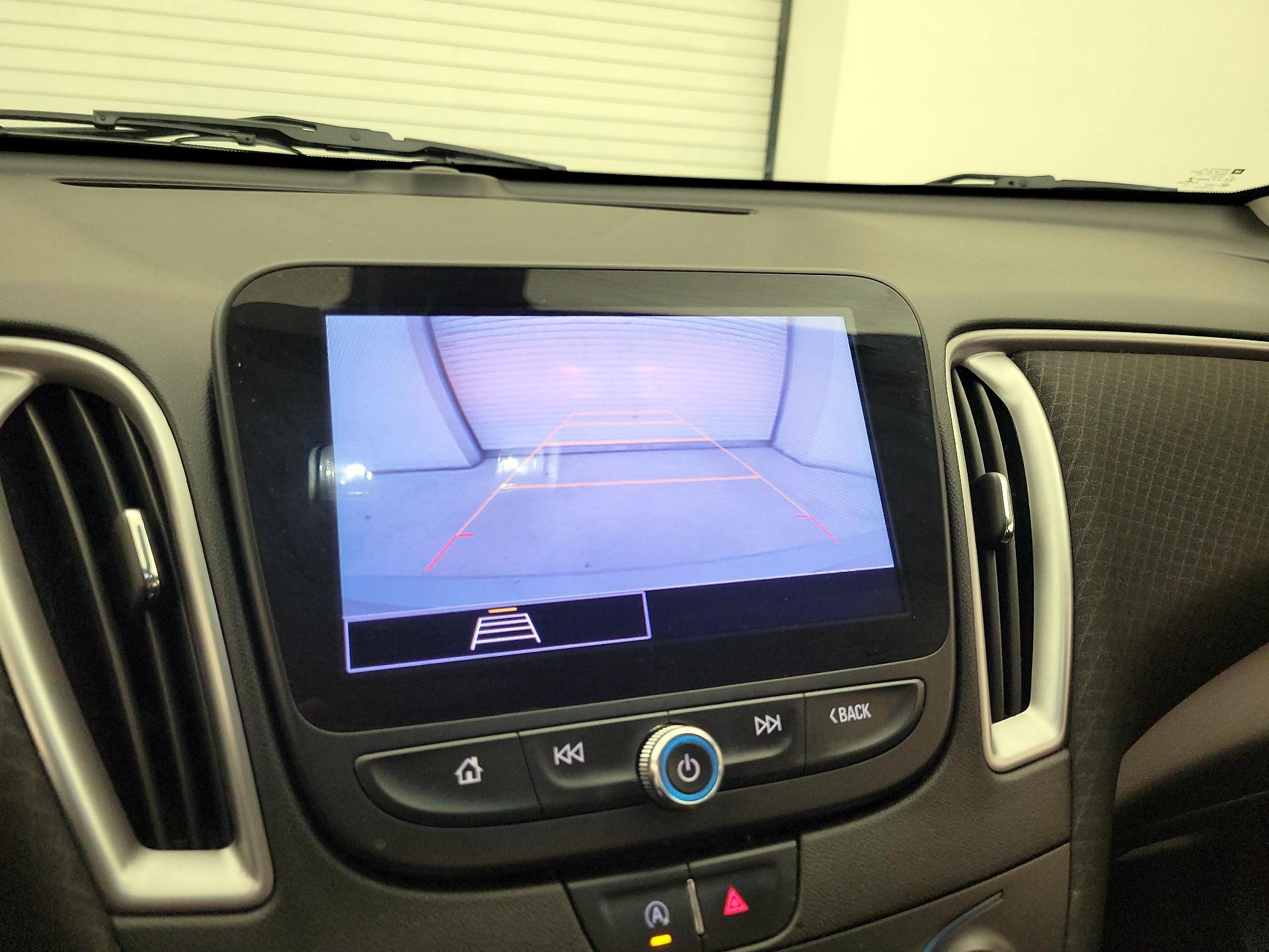 Thumbnail: 2022 Chevrolet Malibu - 14