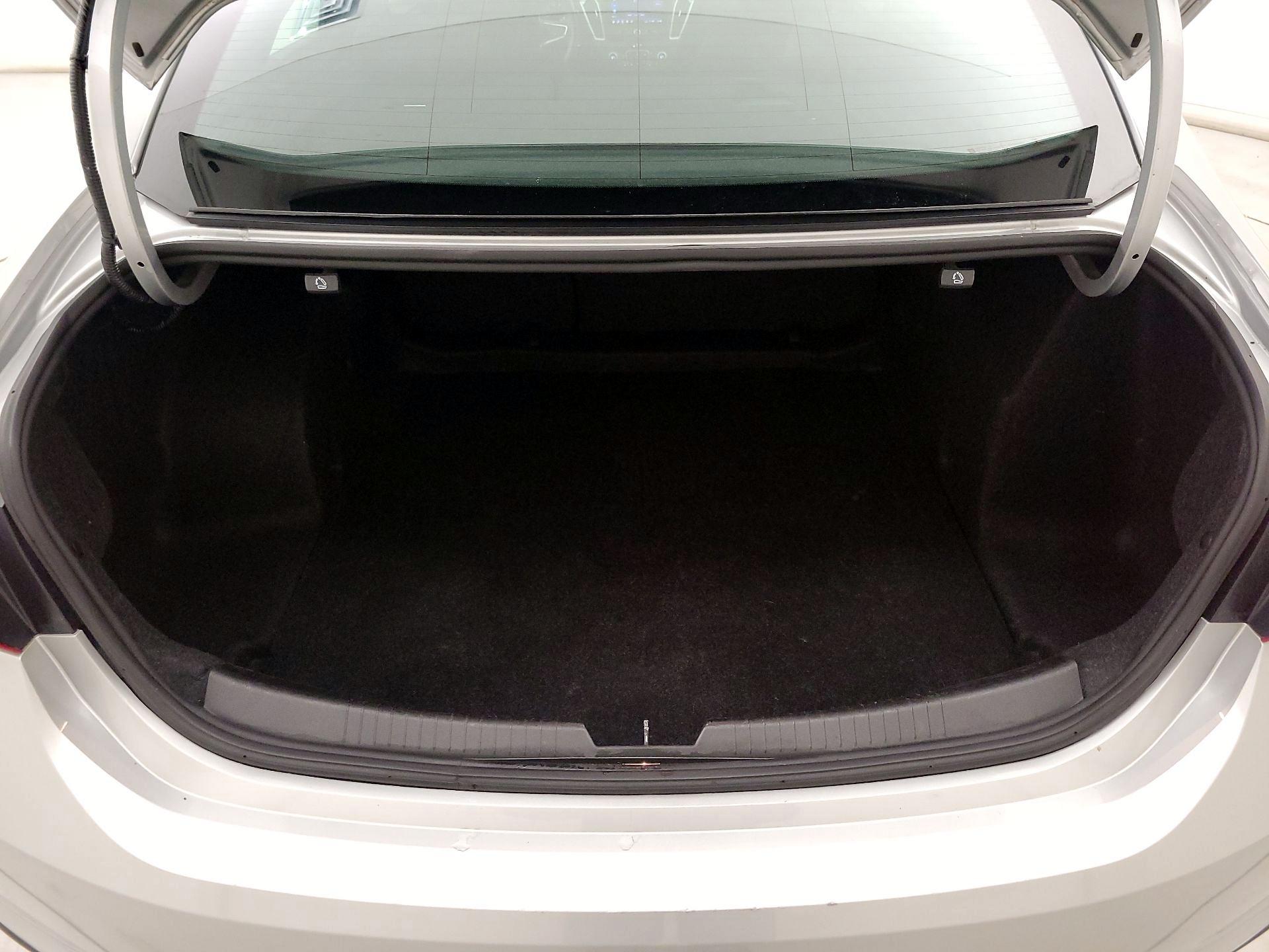 Thumbnail: 2022 Chevrolet Malibu - 20