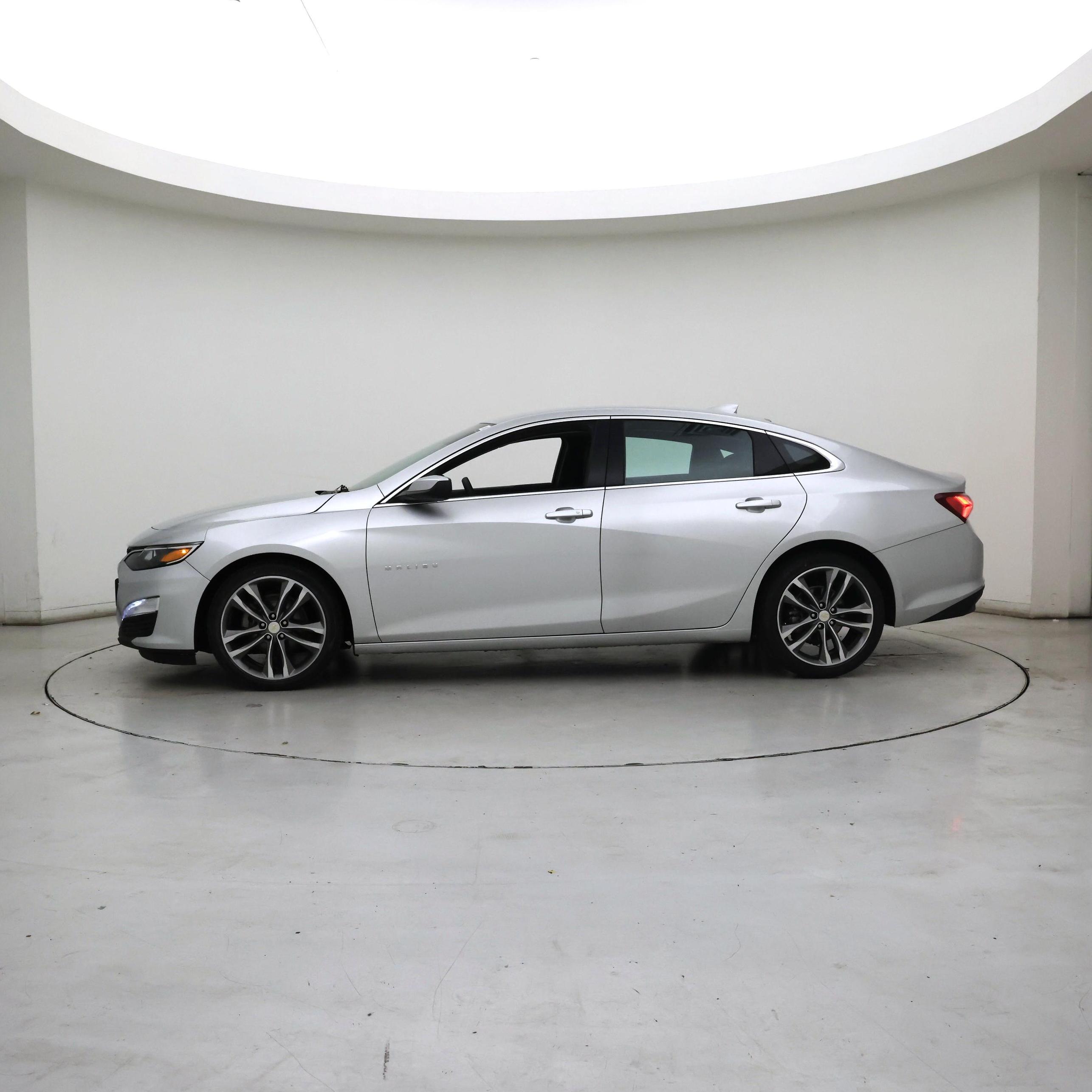 Thumbnail: 2022 Chevrolet Malibu - 3