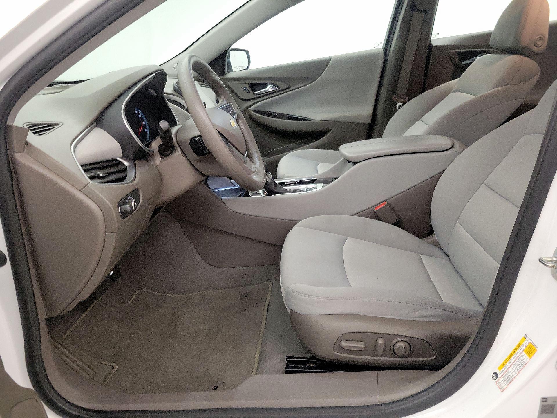 Thumbnail: 2022 Chevrolet Malibu - 11