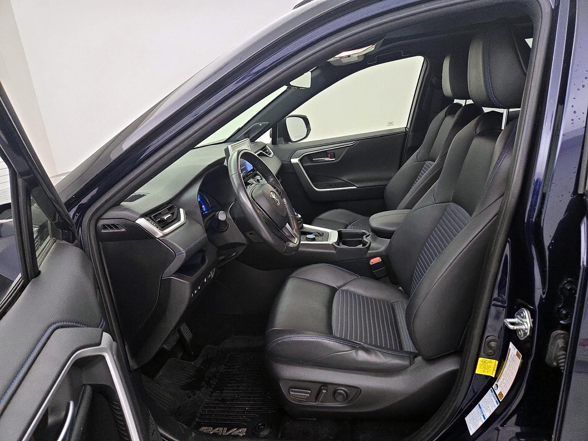 Thumbnail: 2020 Toyota RAV4 - 11