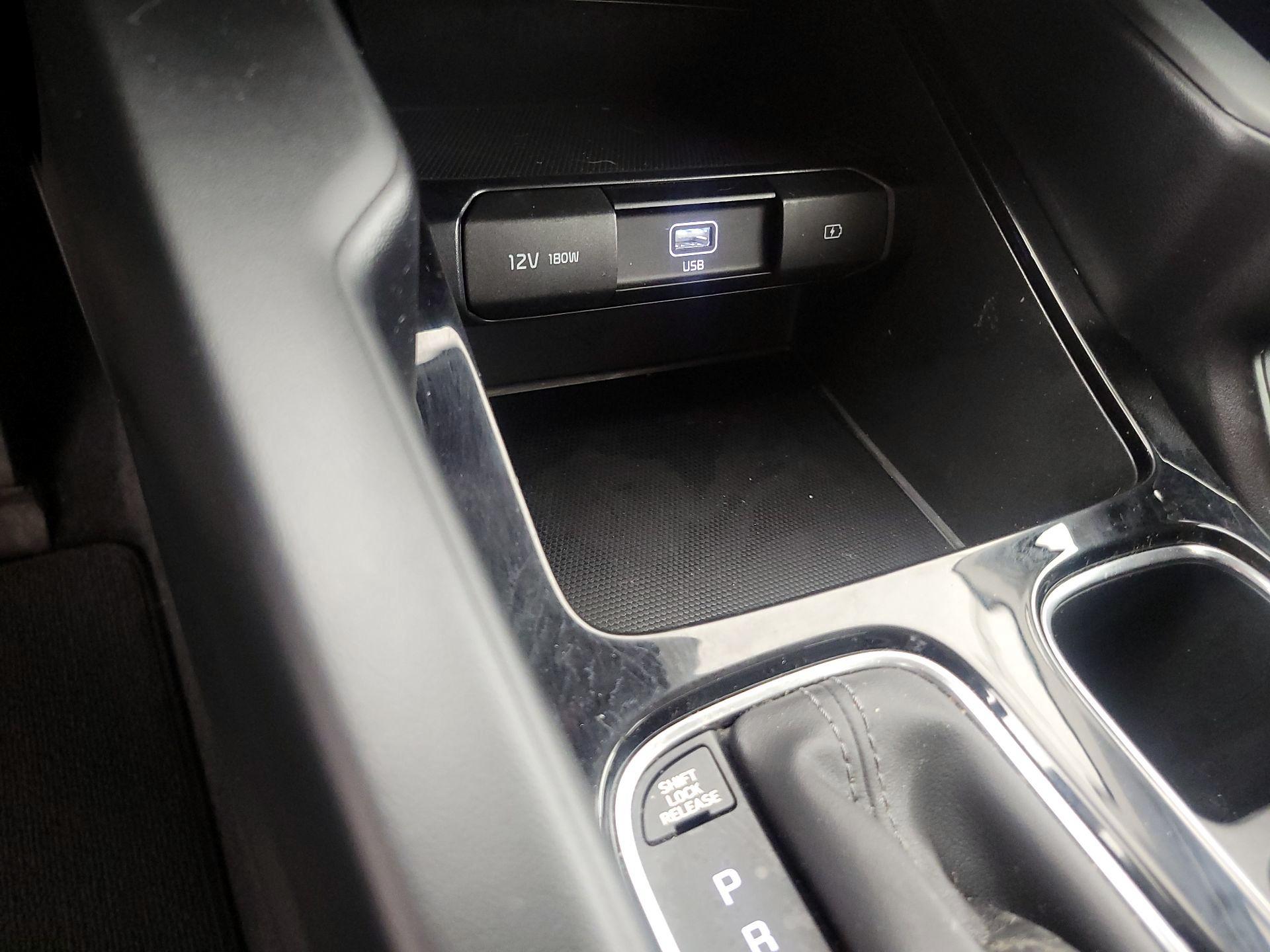 Thumbnail: 2022 Kia Telluride - 19