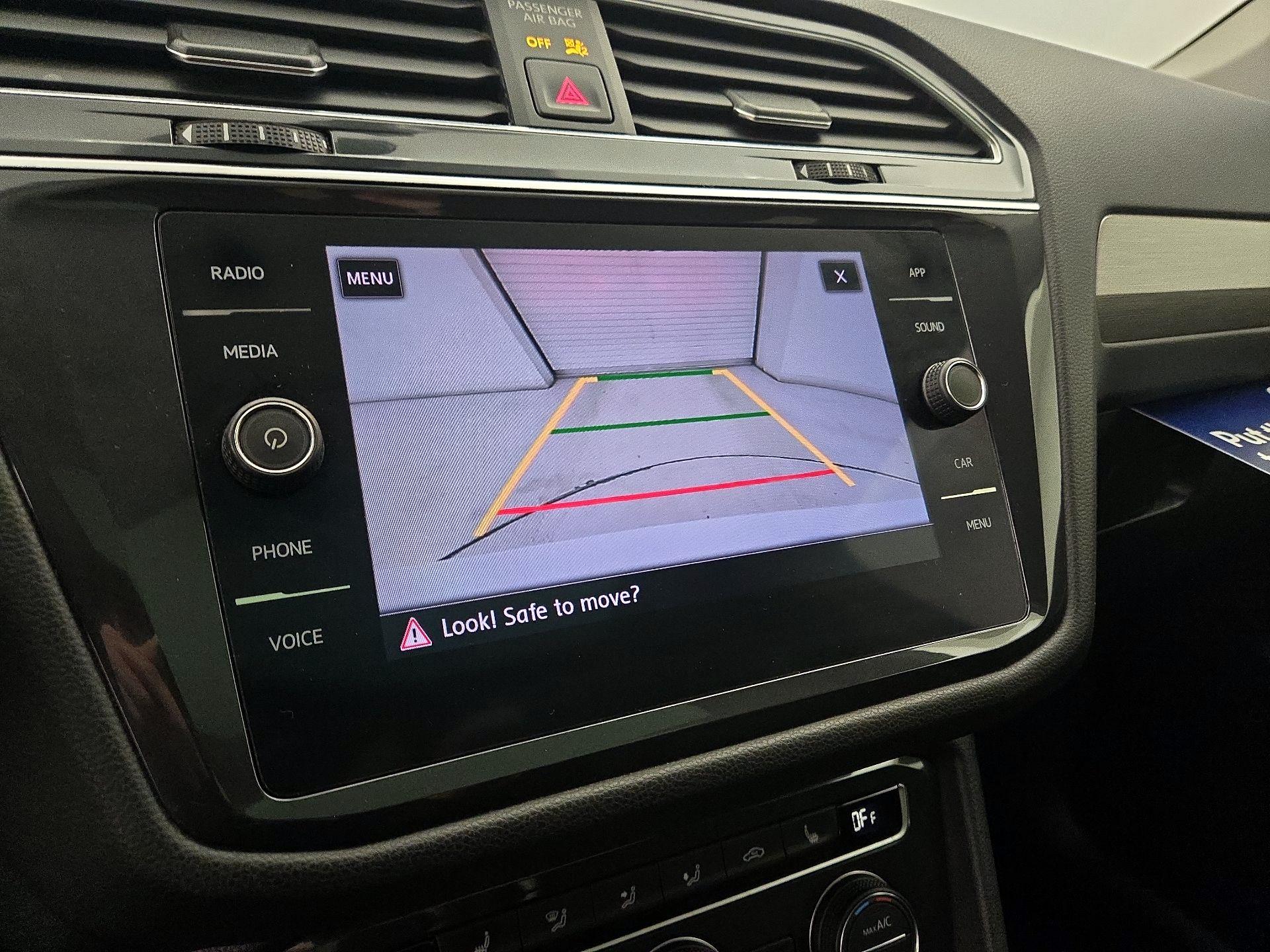 Thumbnail: 2020 Volkswagen Tiguan - 14