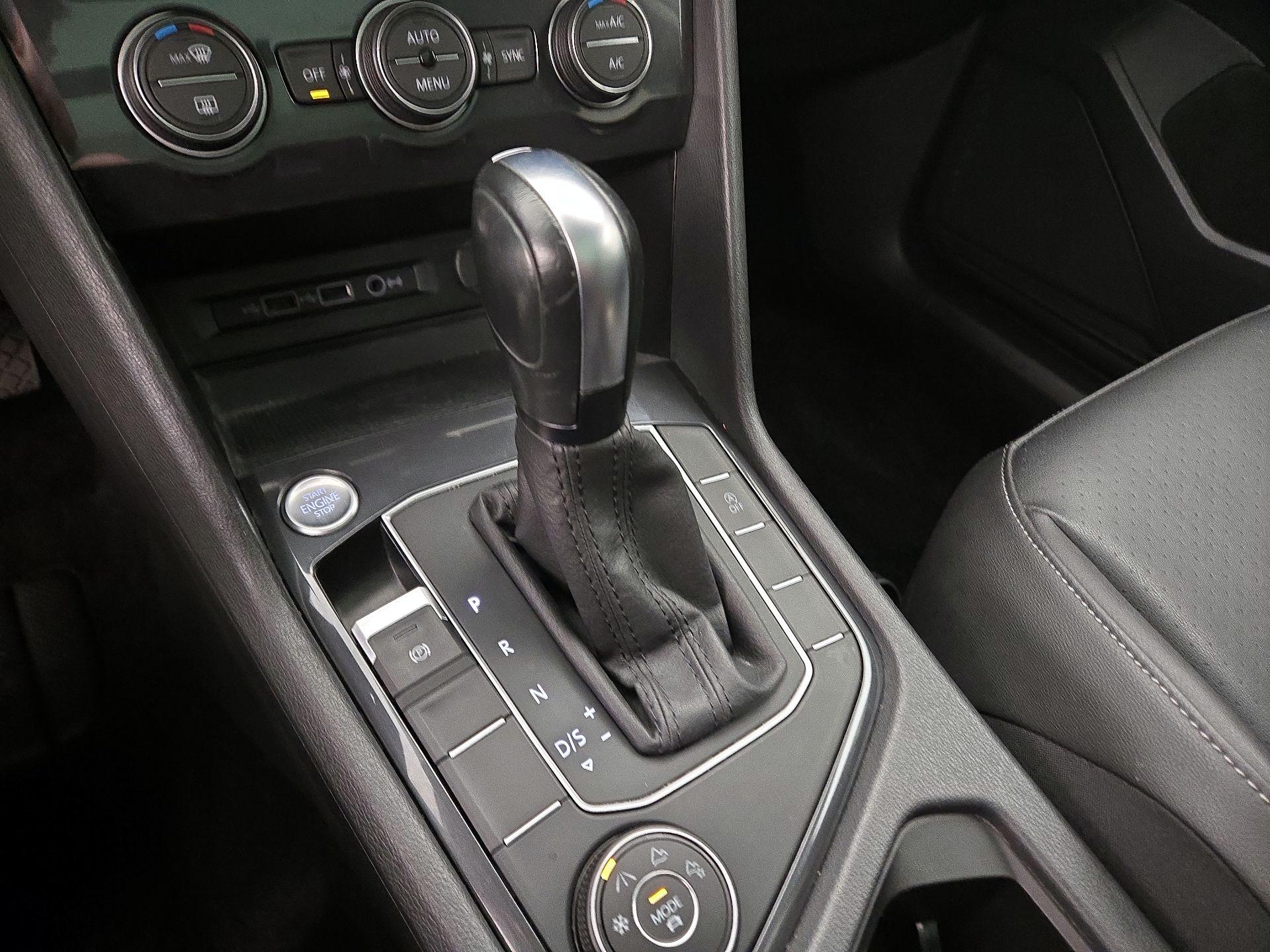 Thumbnail: 2020 Volkswagen Tiguan - 17