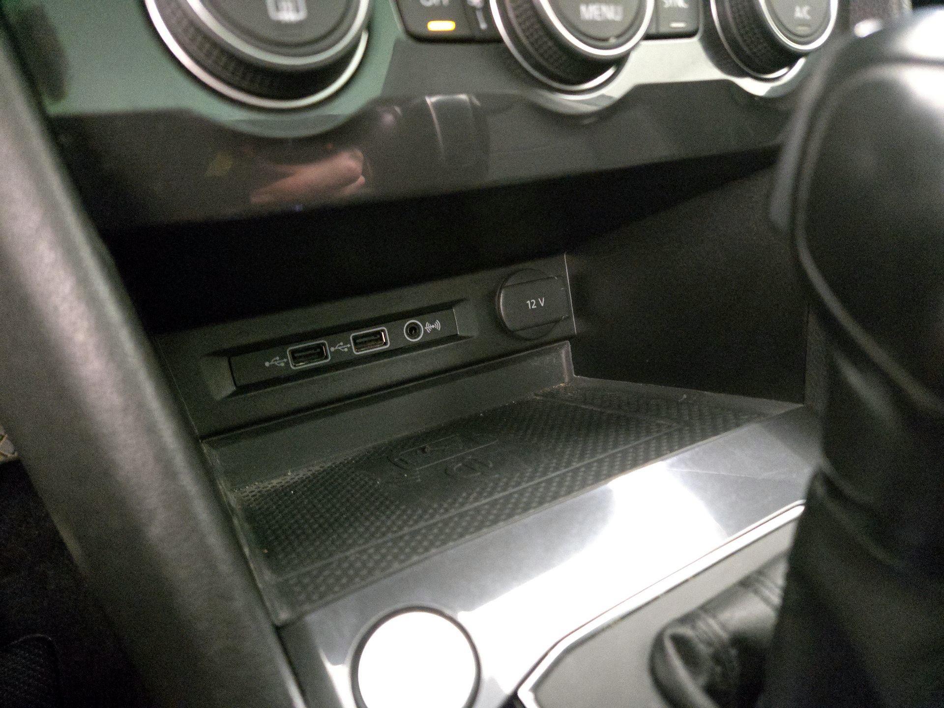 Thumbnail: 2020 Volkswagen Tiguan - 18