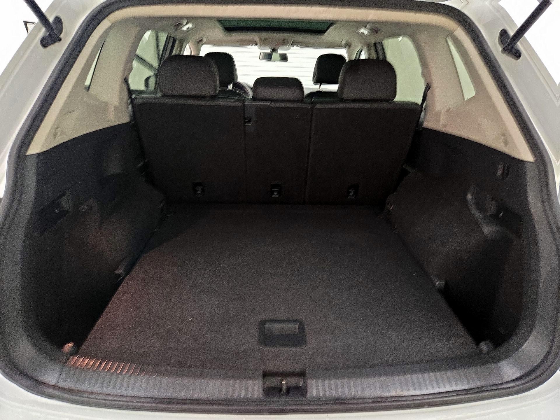 Thumbnail: 2020 Volkswagen Tiguan - 20