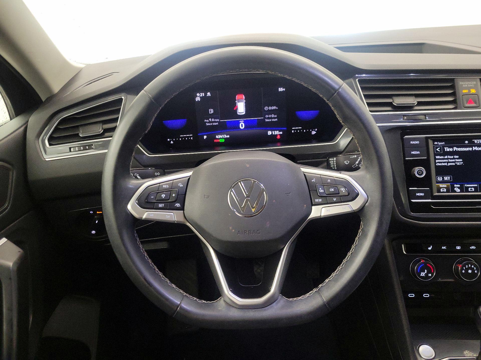 Thumbnail: 2022 Volkswagen Tiguan - 10