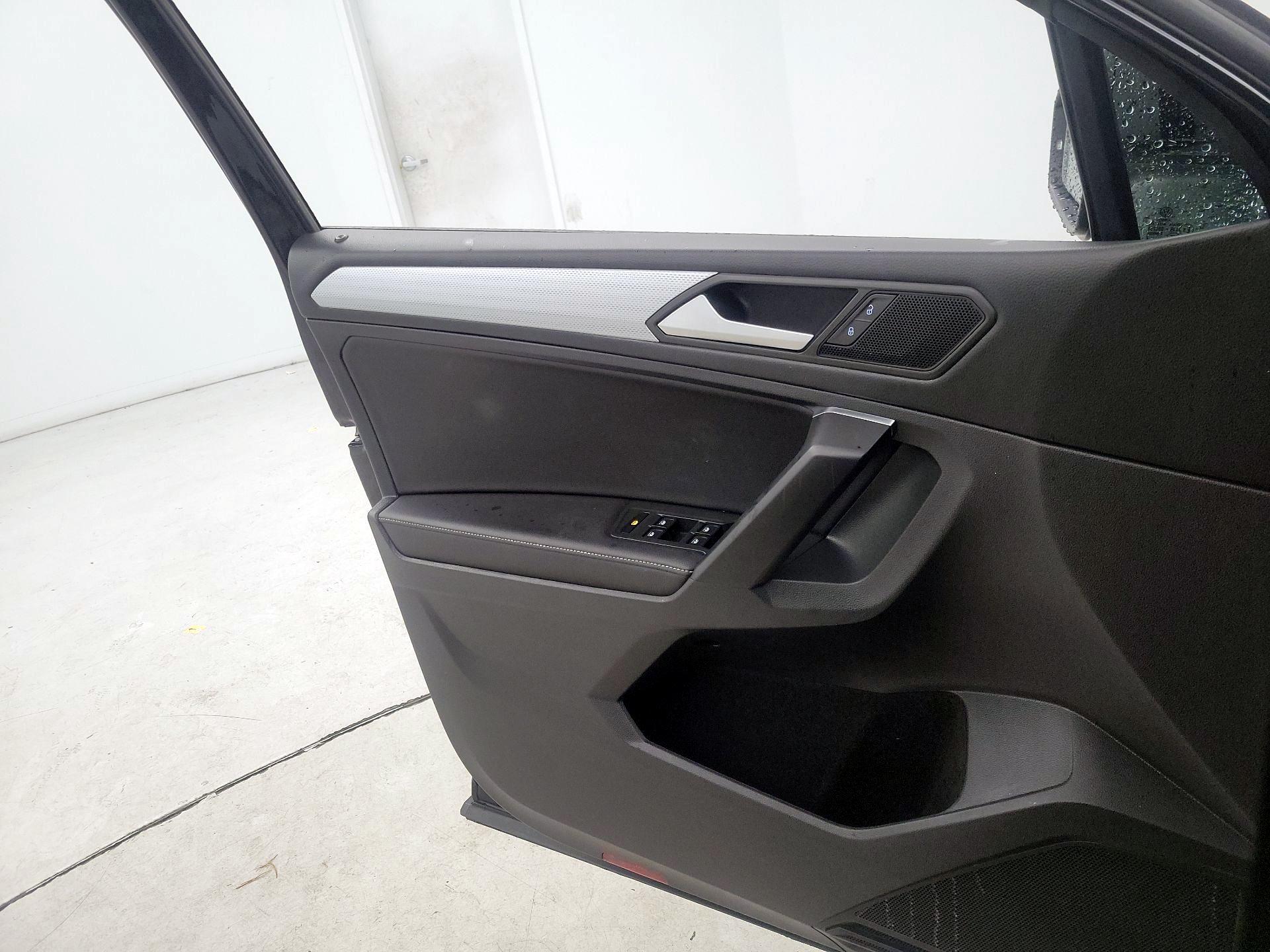 Thumbnail: 2022 Volkswagen Tiguan - 12