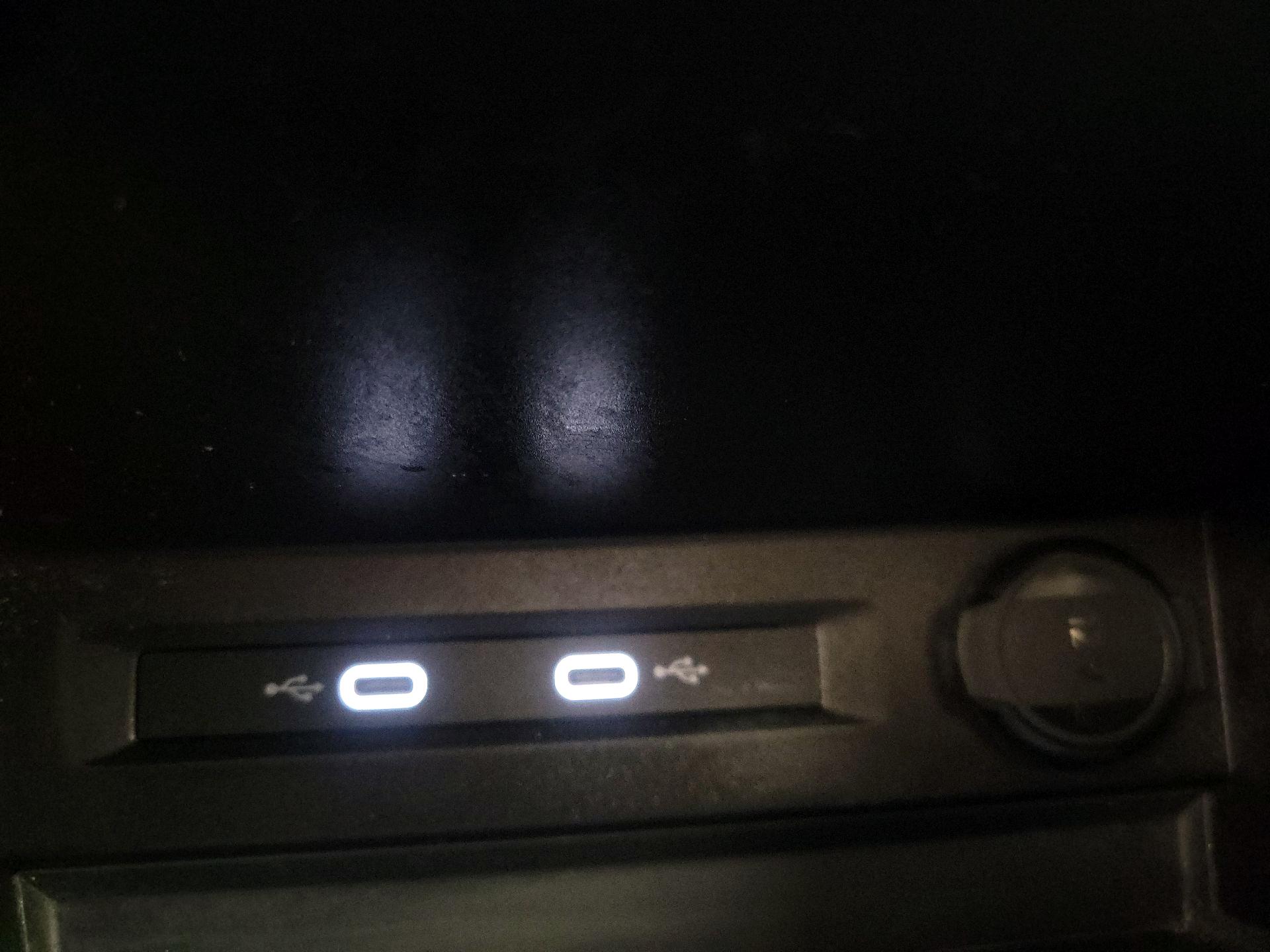 Thumbnail: 2022 Volkswagen Tiguan - 18