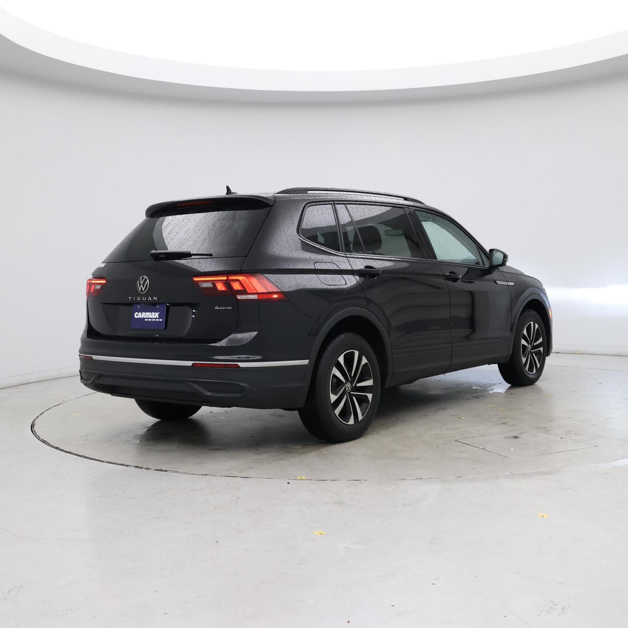 Thumbnail: 2022 Volkswagen Tiguan - 8