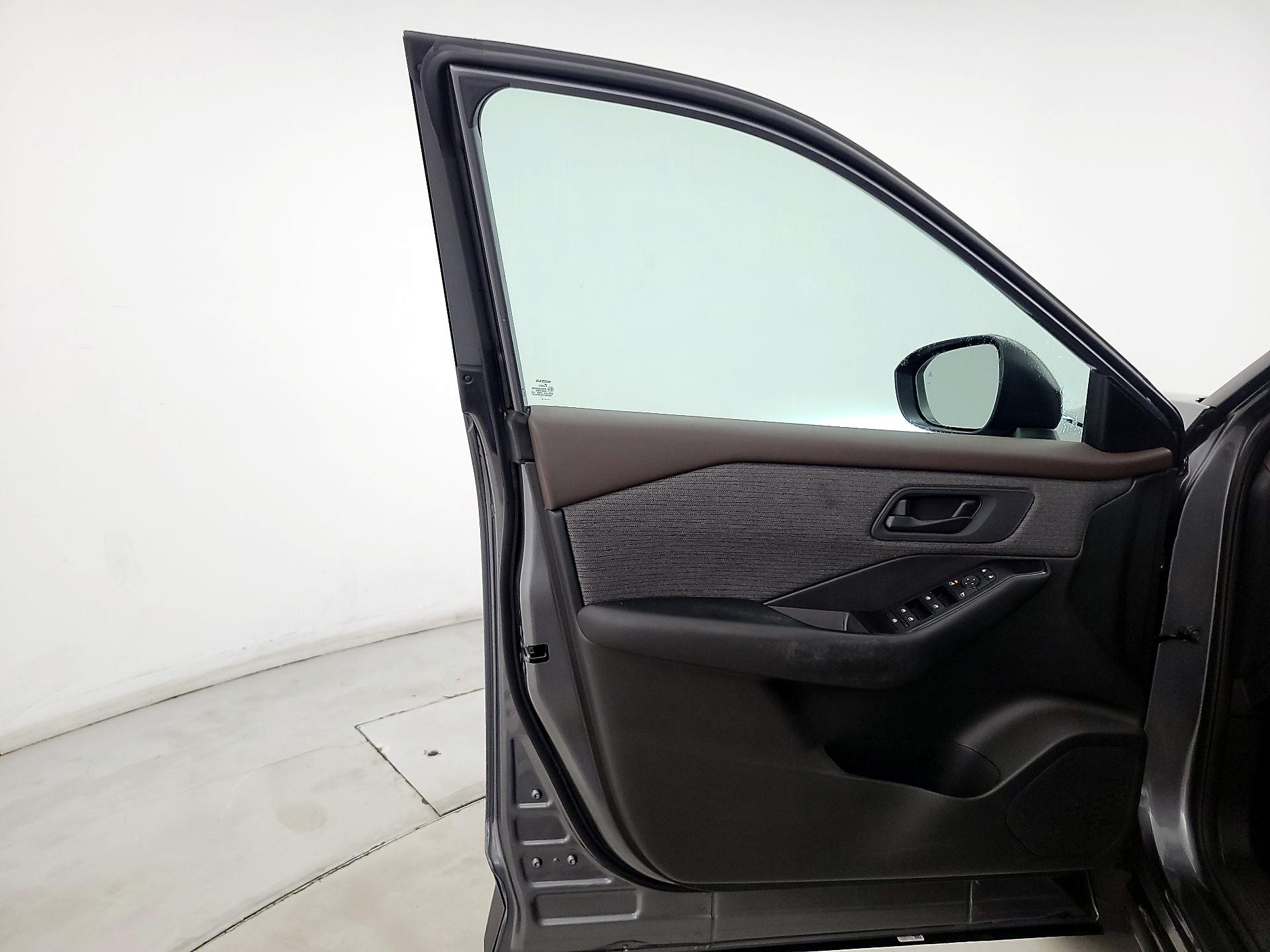 Thumbnail: 2023 Nissan Rogue - 12