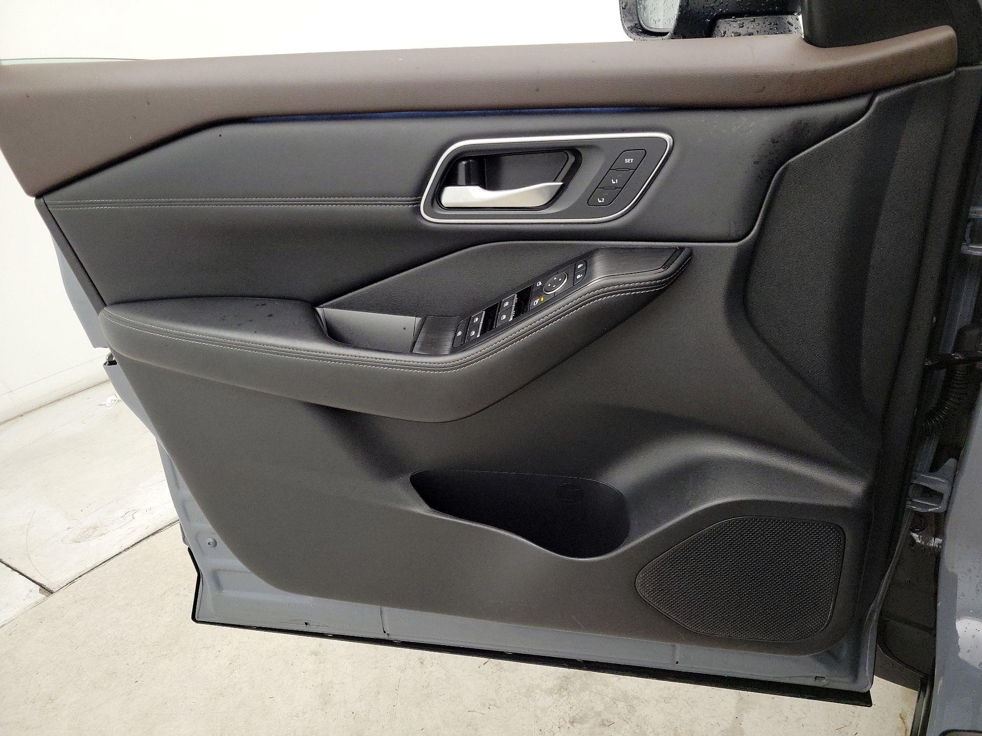 Thumbnail: 2023 Nissan Rogue - 12