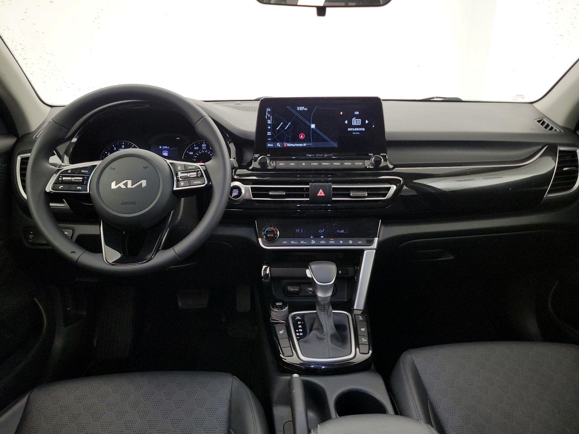 Thumbnail: 2023 Kia Seltos - 9