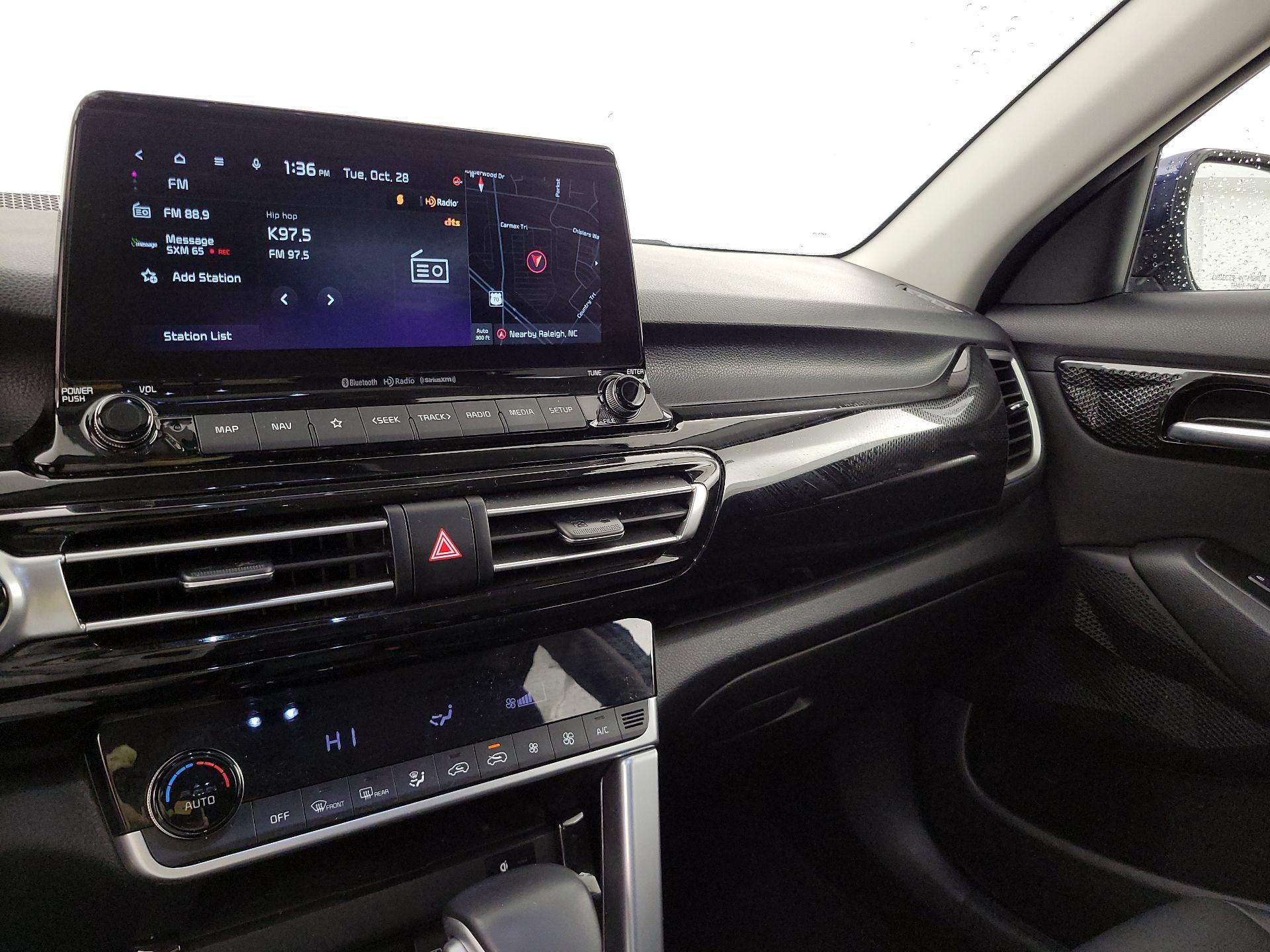 Thumbnail: 2023 Kia Seltos - 16