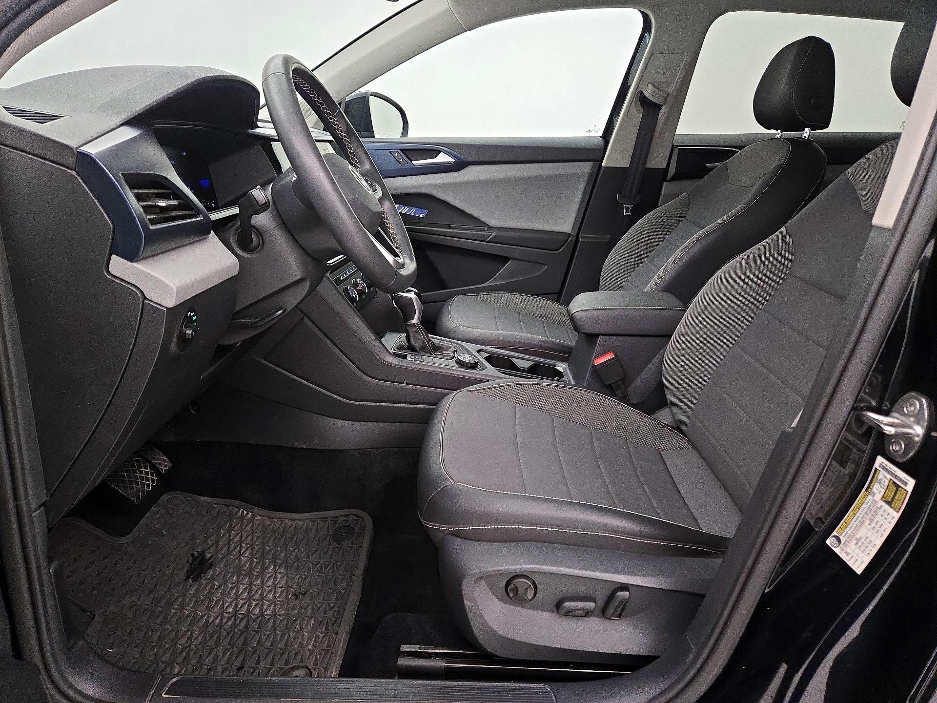 Thumbnail: 2022 Volkswagen Taos - 11