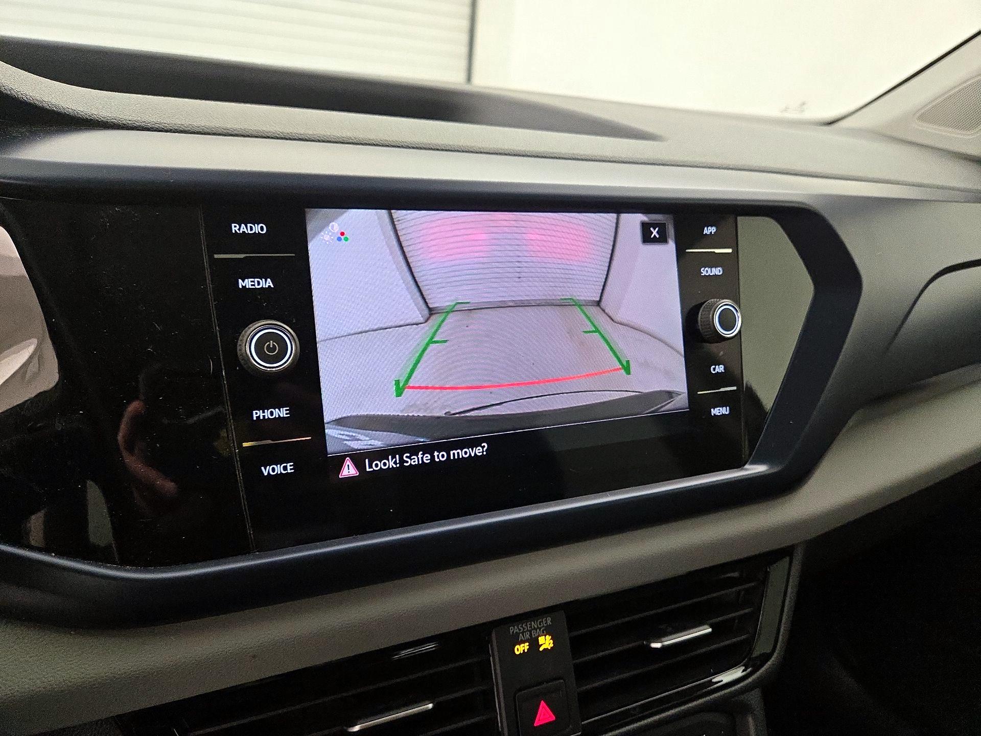 Thumbnail: 2022 Volkswagen Taos - 14