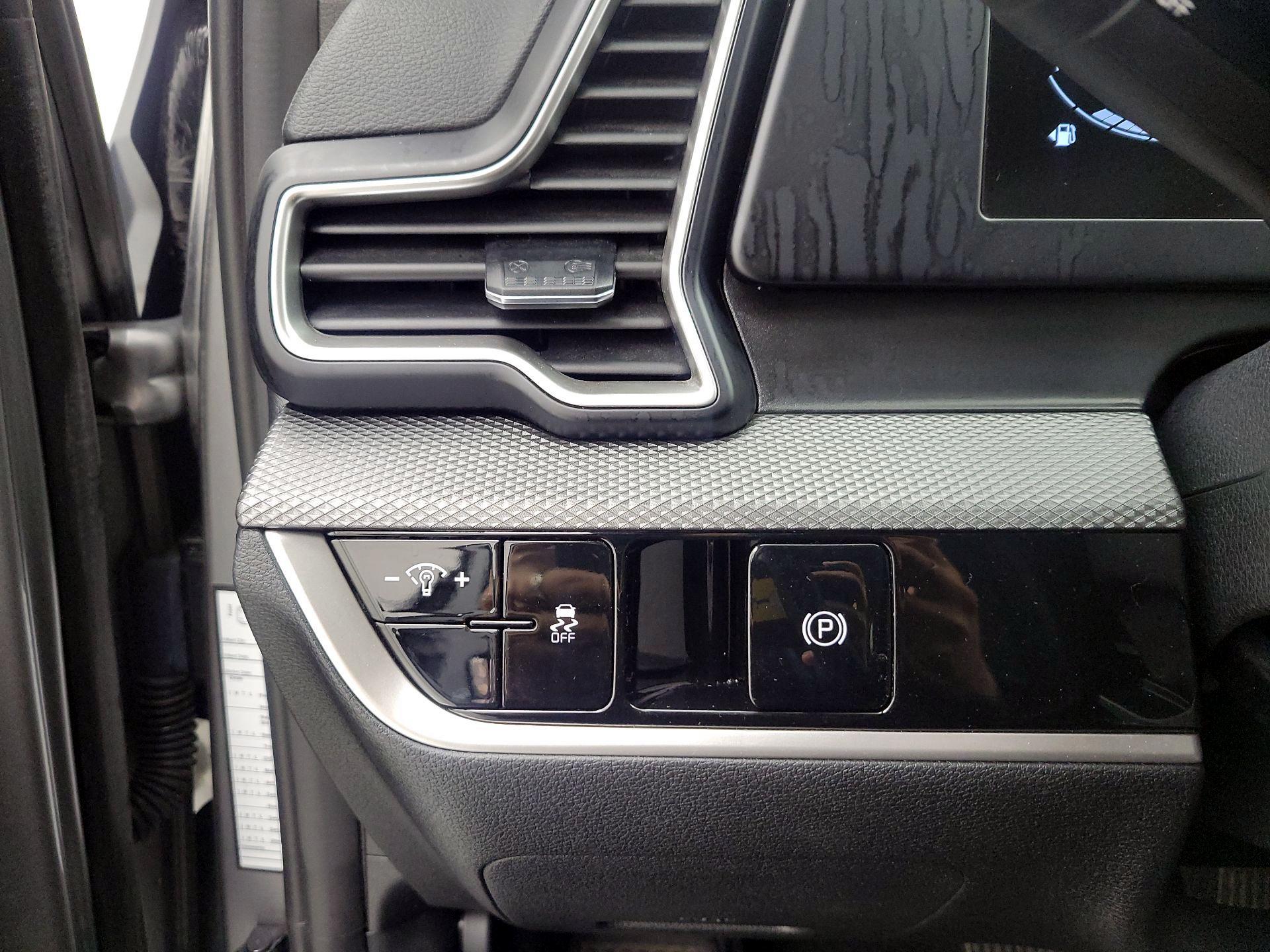 Thumbnail: 2023 Kia Sportage - 13