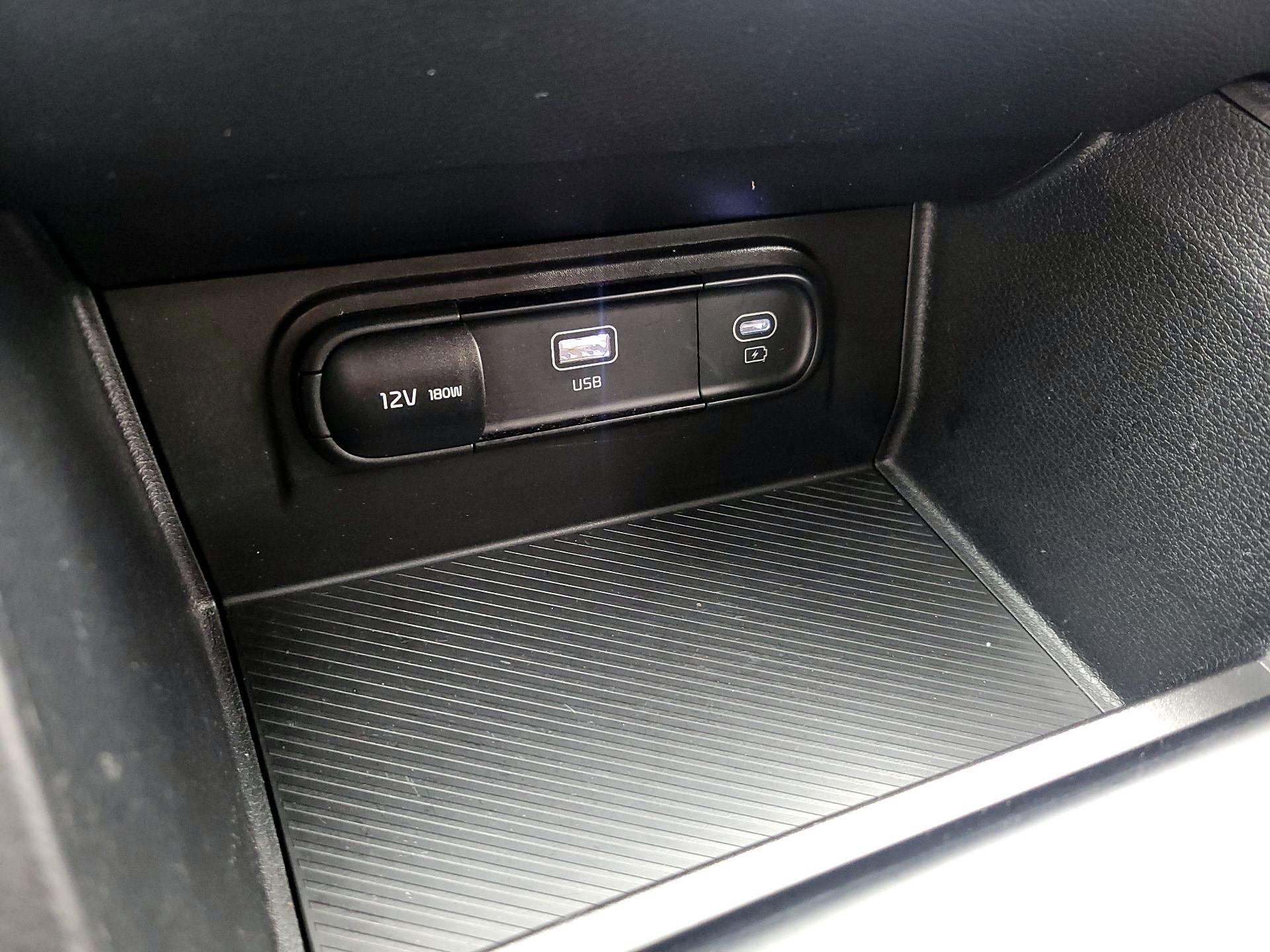 Thumbnail: 2023 Kia Sportage - 18