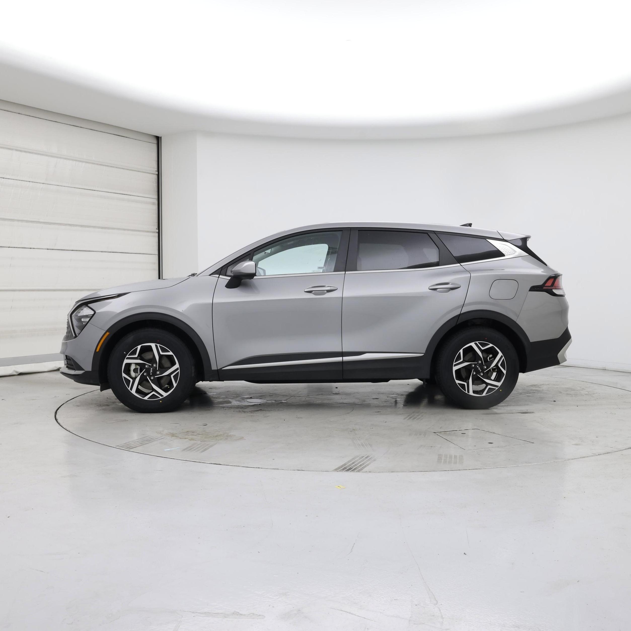 Thumbnail: 2023 Kia Sportage - 3