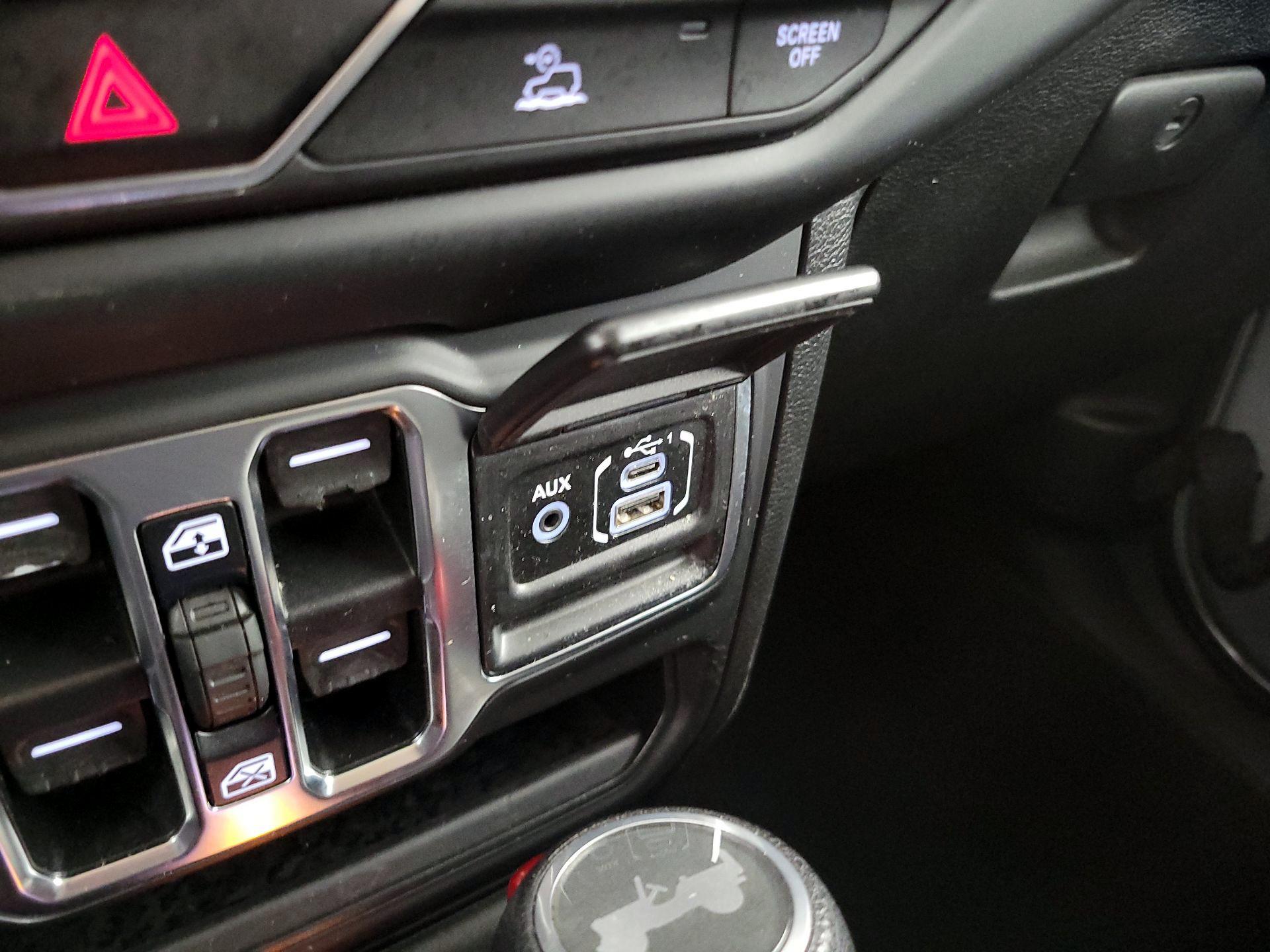 Thumbnail: 2021 Jeep Wrangler - 18