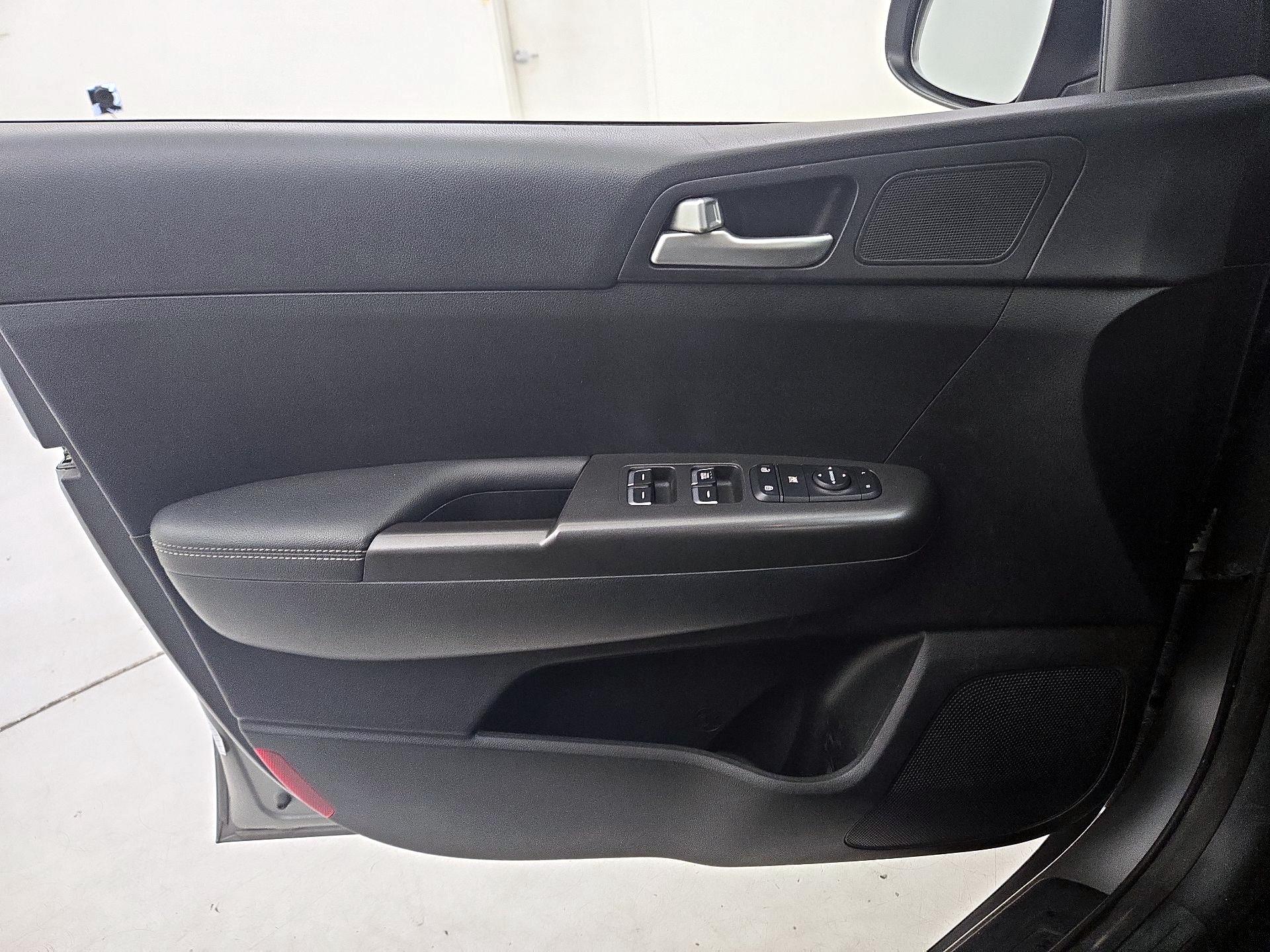 Thumbnail: 2021 Kia Sportage - 12