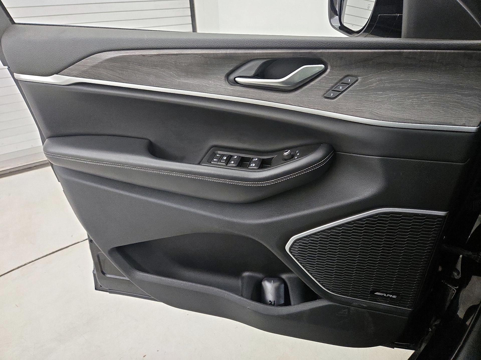 Thumbnail: 2021 Jeep Grand Cherokee L - 12