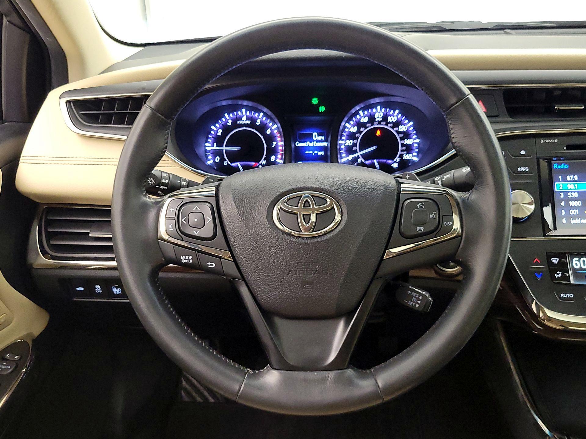 Thumbnail: 2015 Toyota Avalon - 10