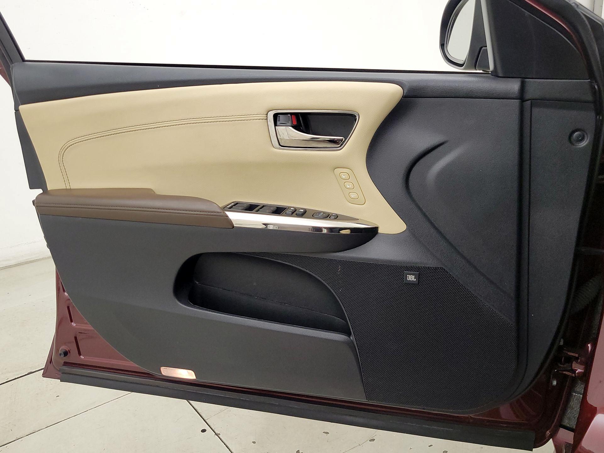 Thumbnail: 2015 Toyota Avalon - 12