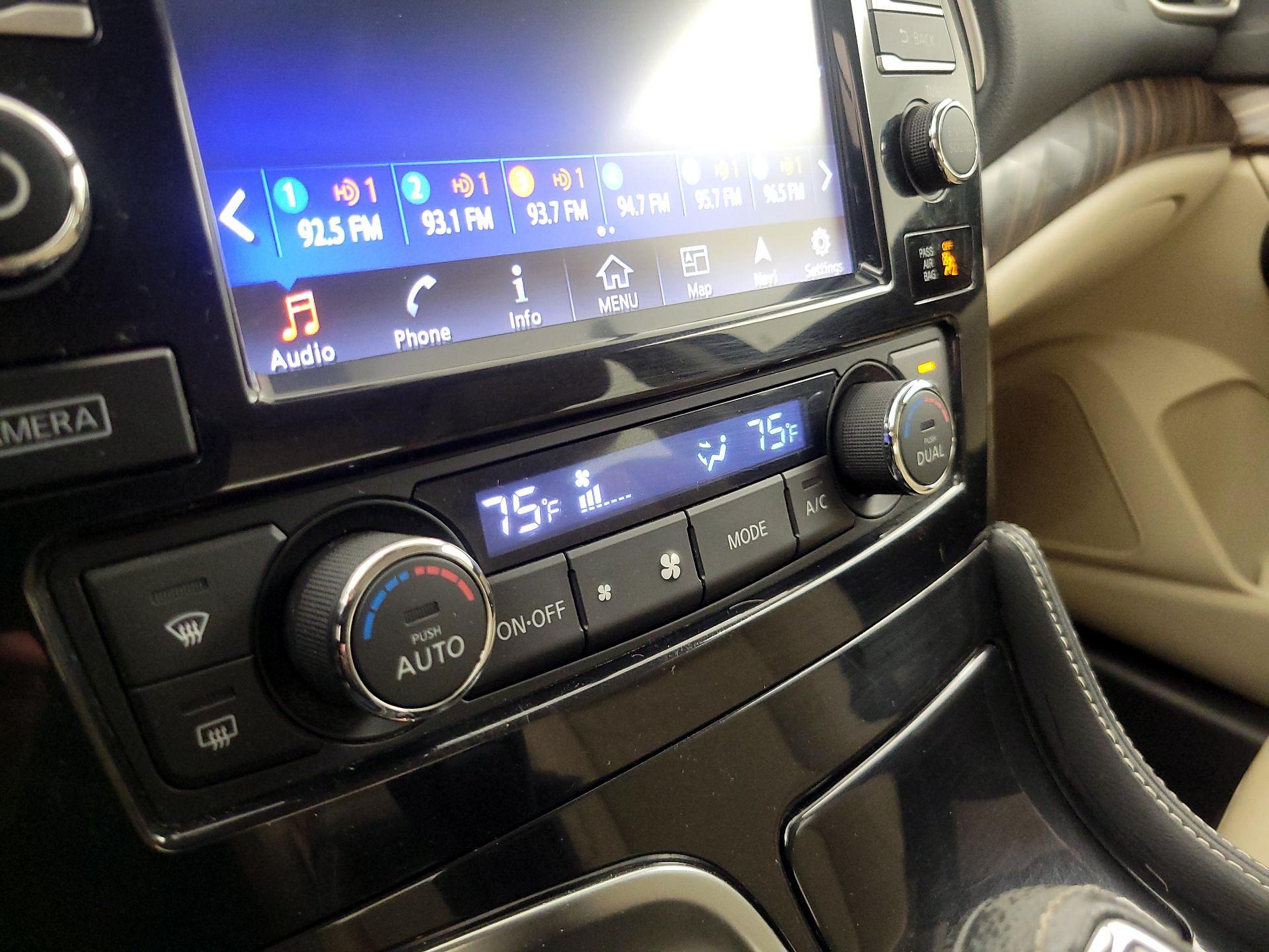 Thumbnail: 2017 Nissan Maxima - 17