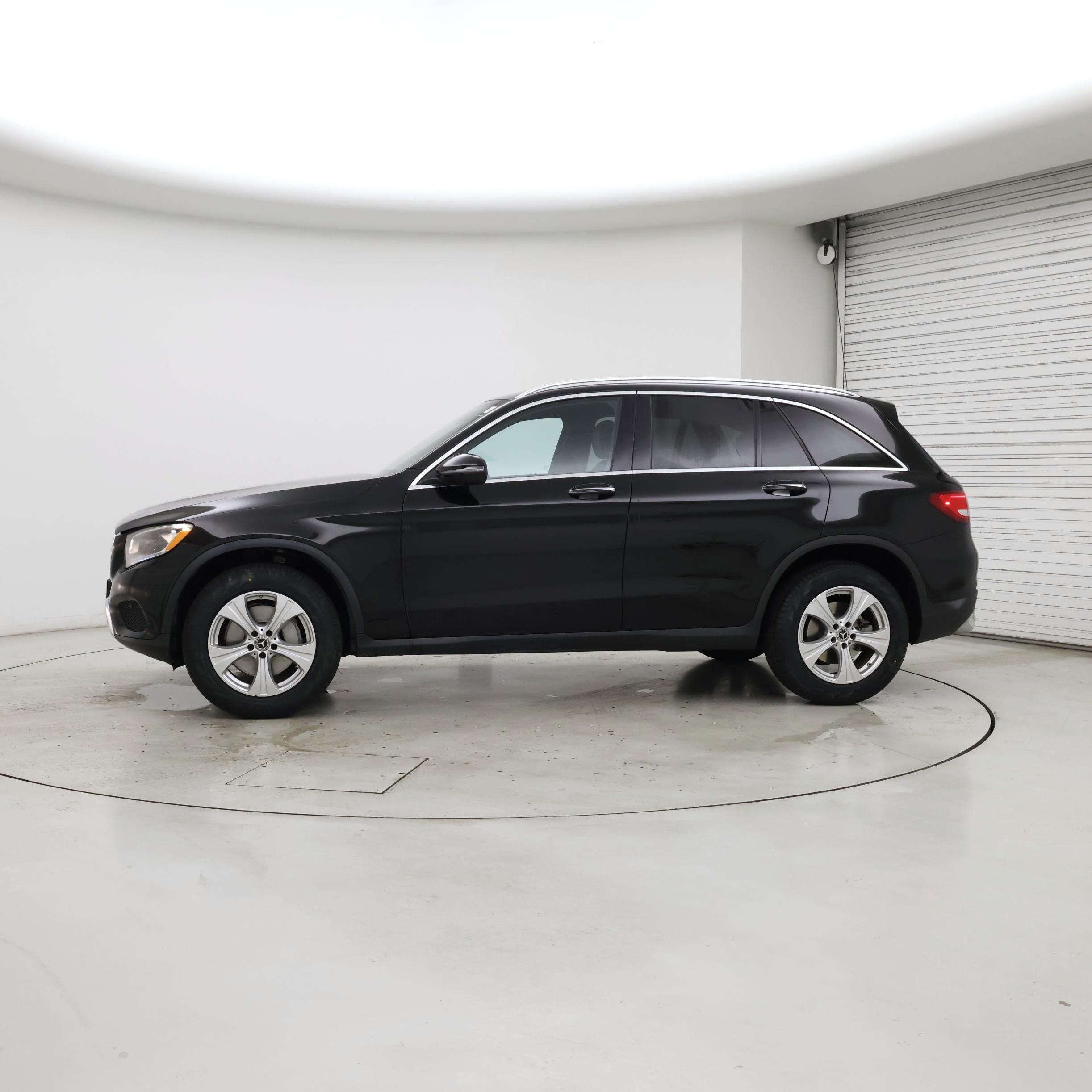 Thumbnail: 2017 Mercedes-Benz GLC - 3