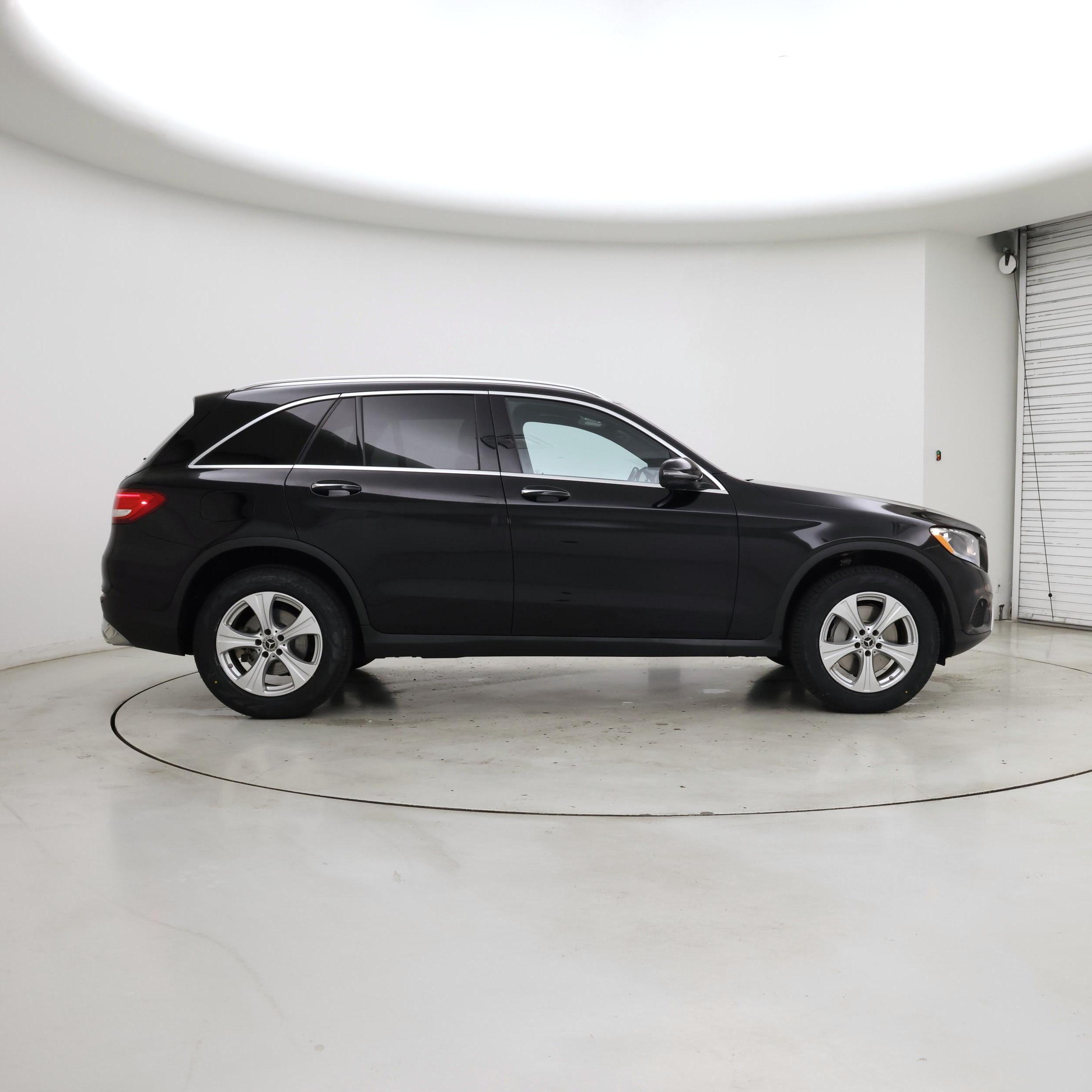 Thumbnail: 2017 Mercedes-Benz GLC - 7