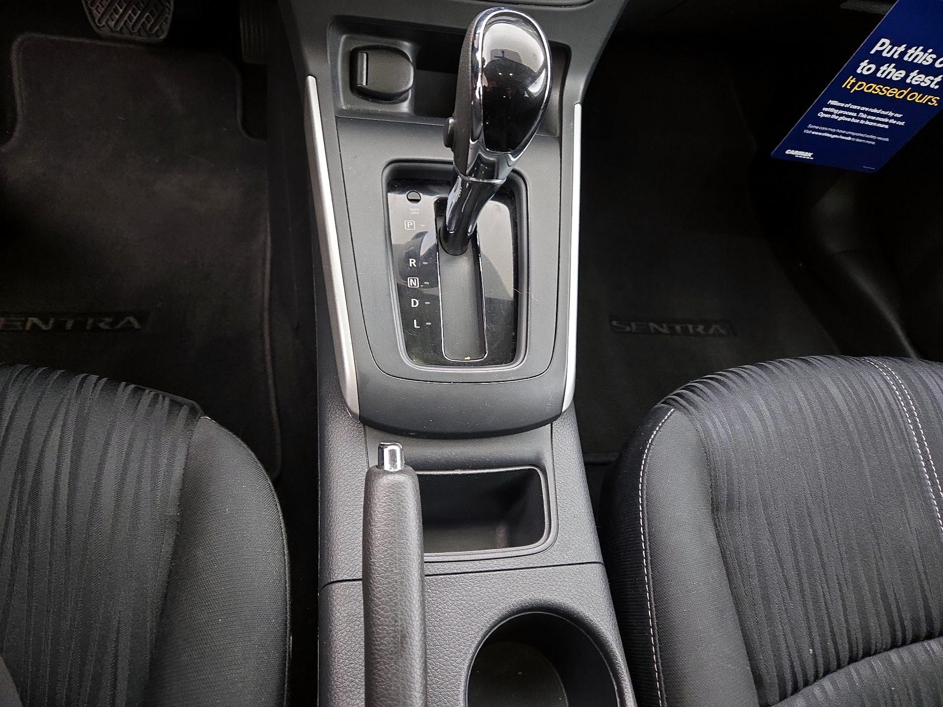 Thumbnail: 2018 Nissan Sentra - 18