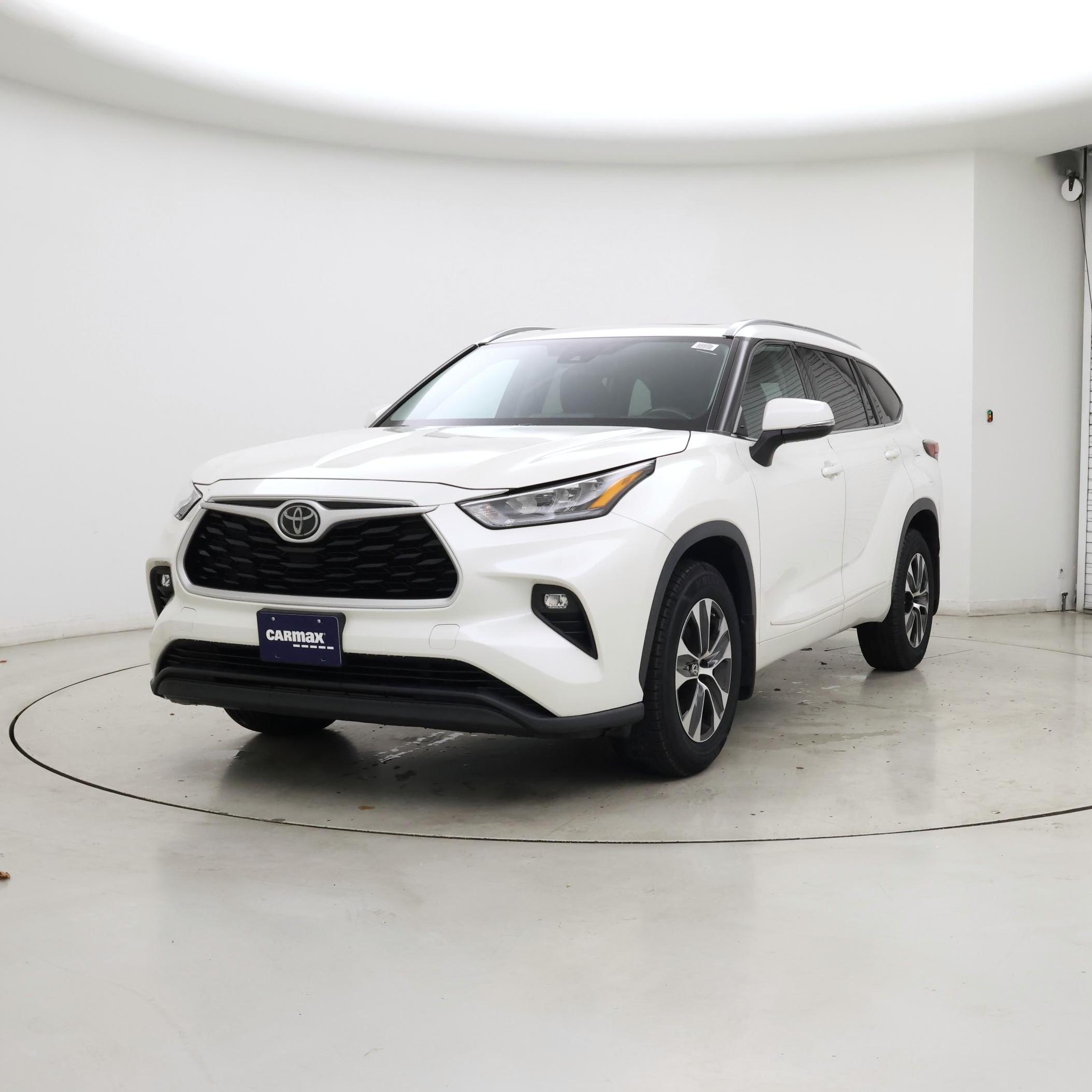 Thumbnail: 2020 Toyota Highlander - 4