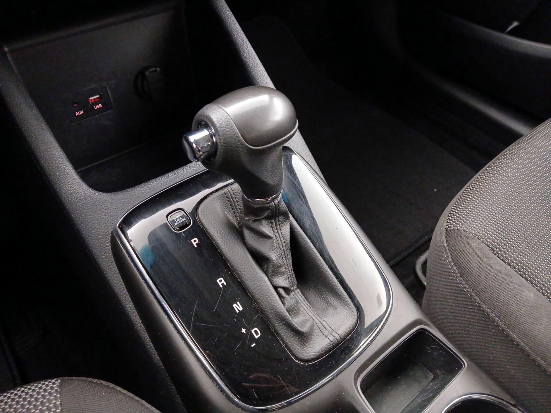 Thumbnail: 2018 Kia Forte - 16