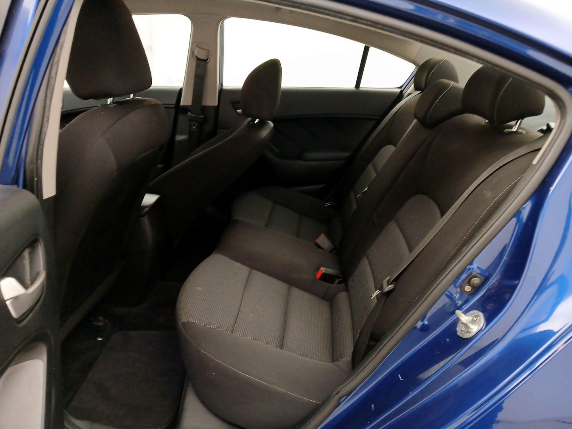 Thumbnail: 2018 Kia Forte - 18