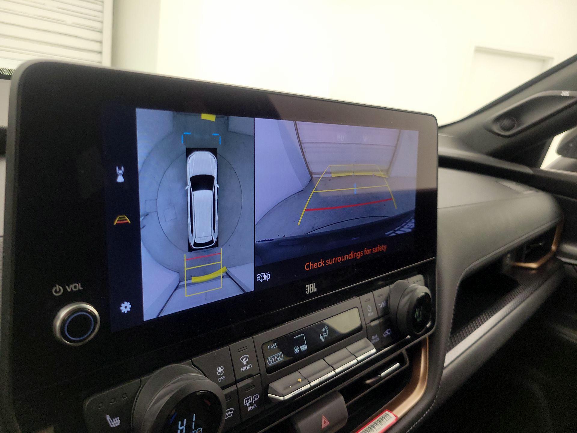 Thumbnail: 2024 Toyota Highlander - 14