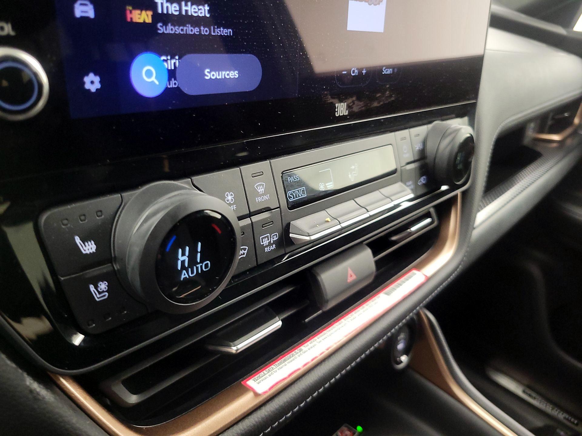 Thumbnail: 2024 Toyota Highlander - 16