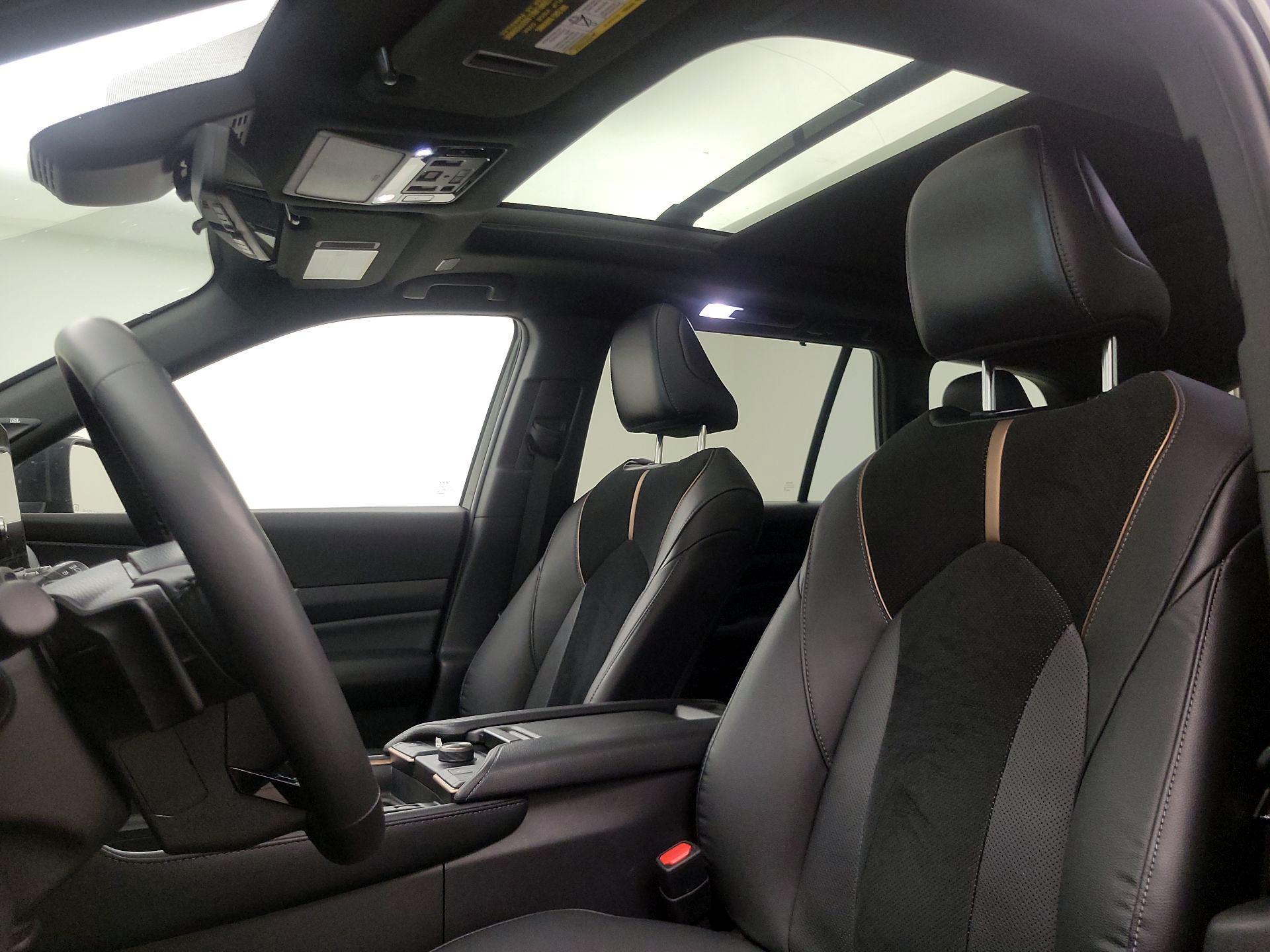 Thumbnail: 2024 Toyota Highlander - 19