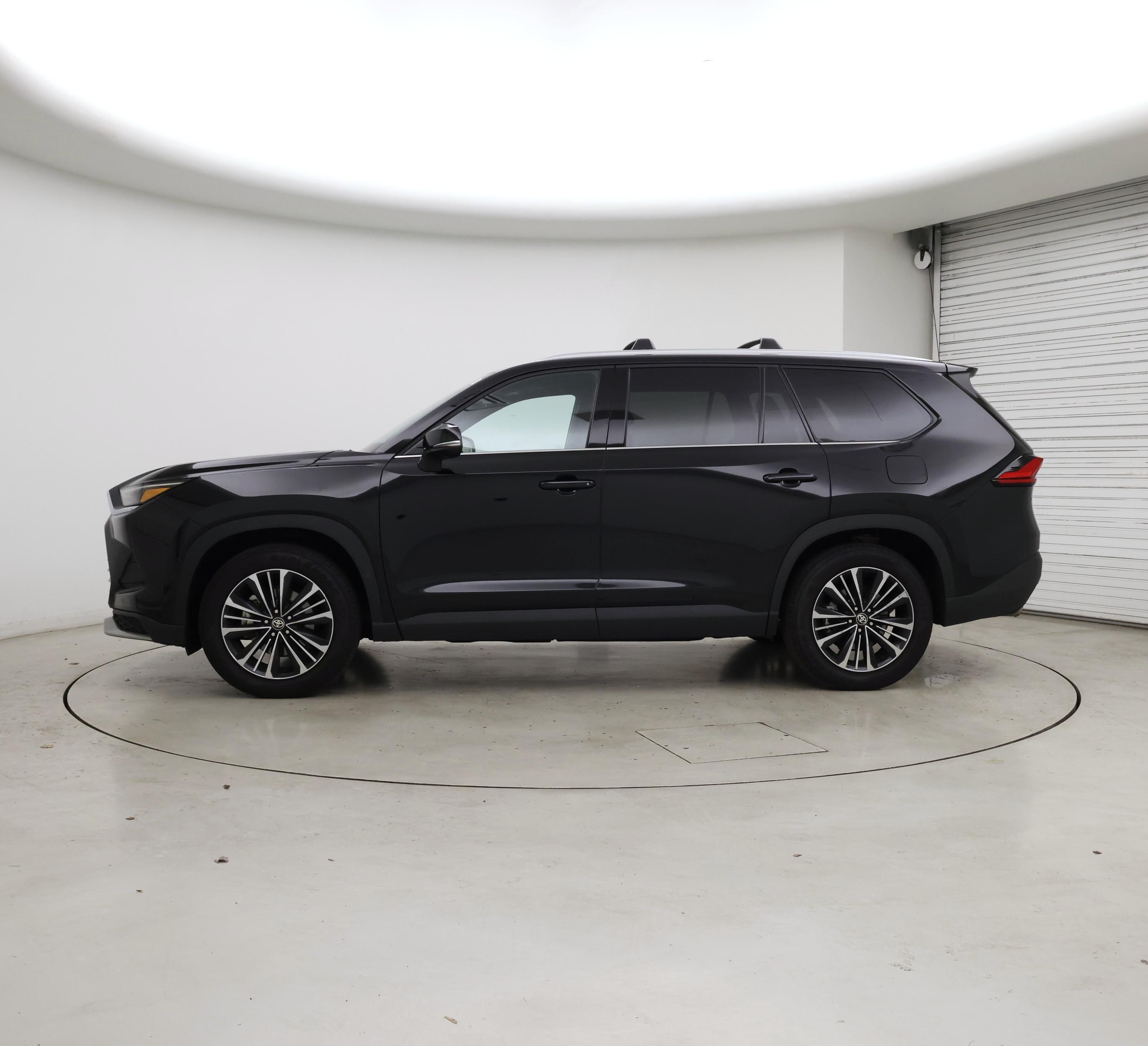 Thumbnail: 2024 Toyota Highlander - 3