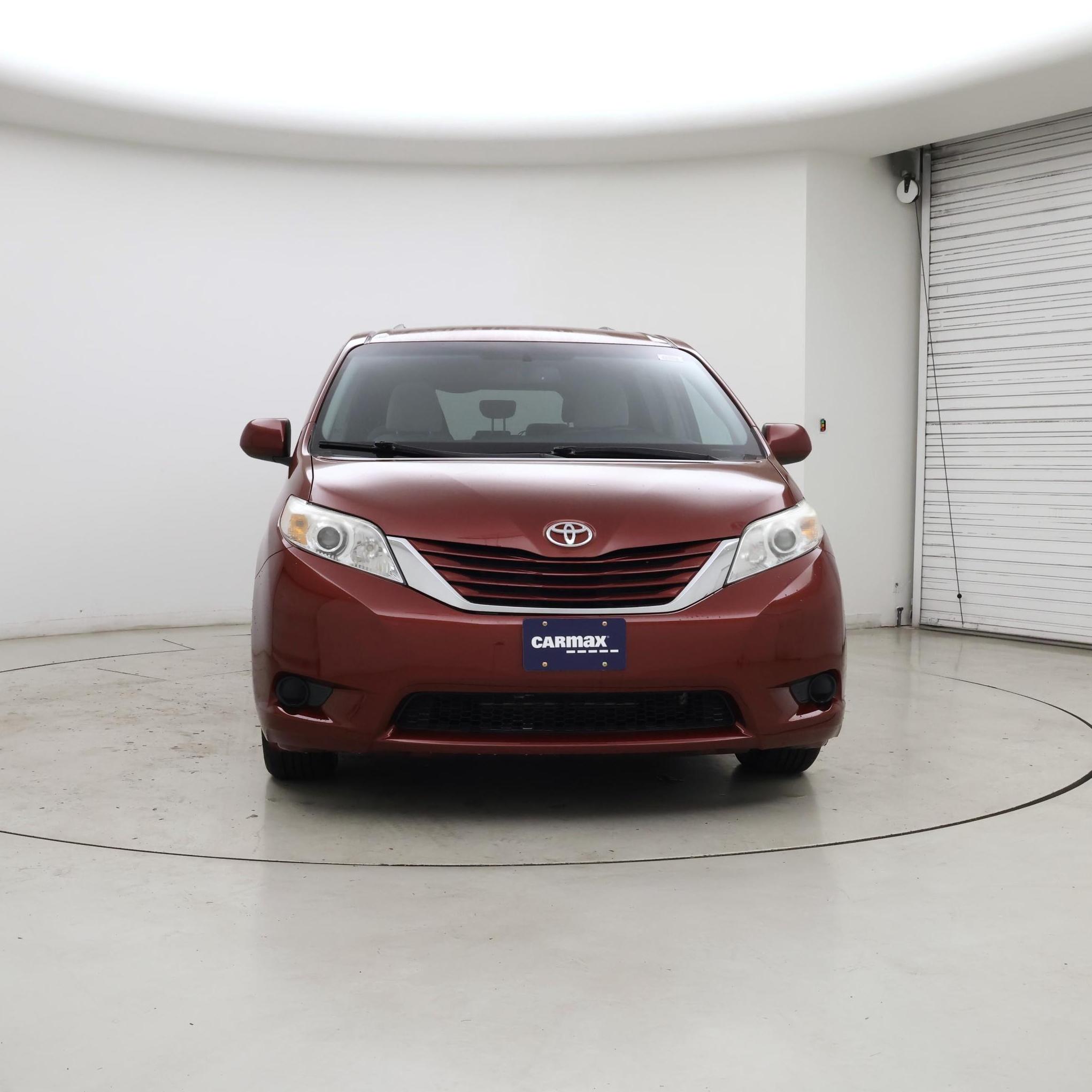 Thumbnail: 2016 Toyota Sienna - 5