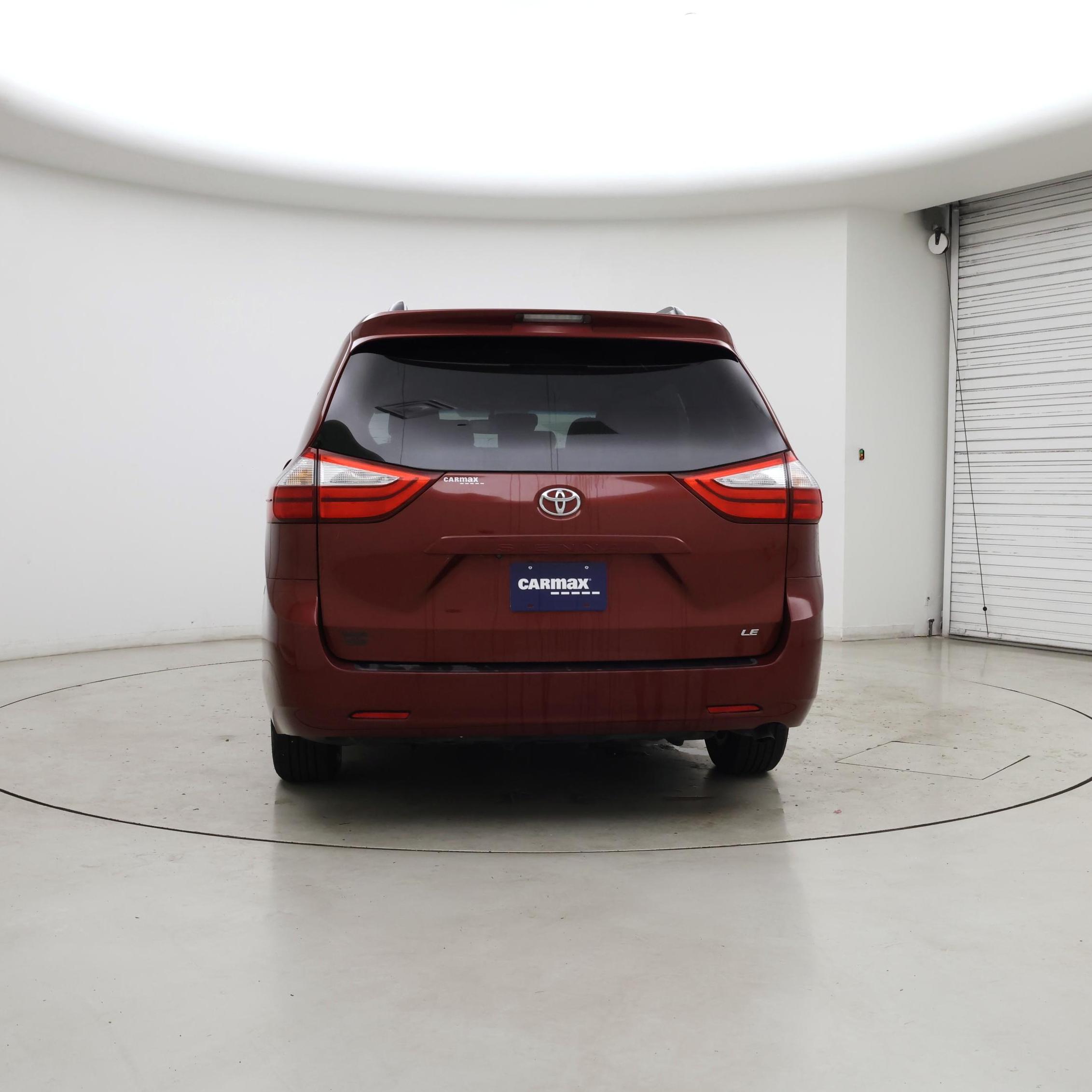 Thumbnail: 2016 Toyota Sienna - 6