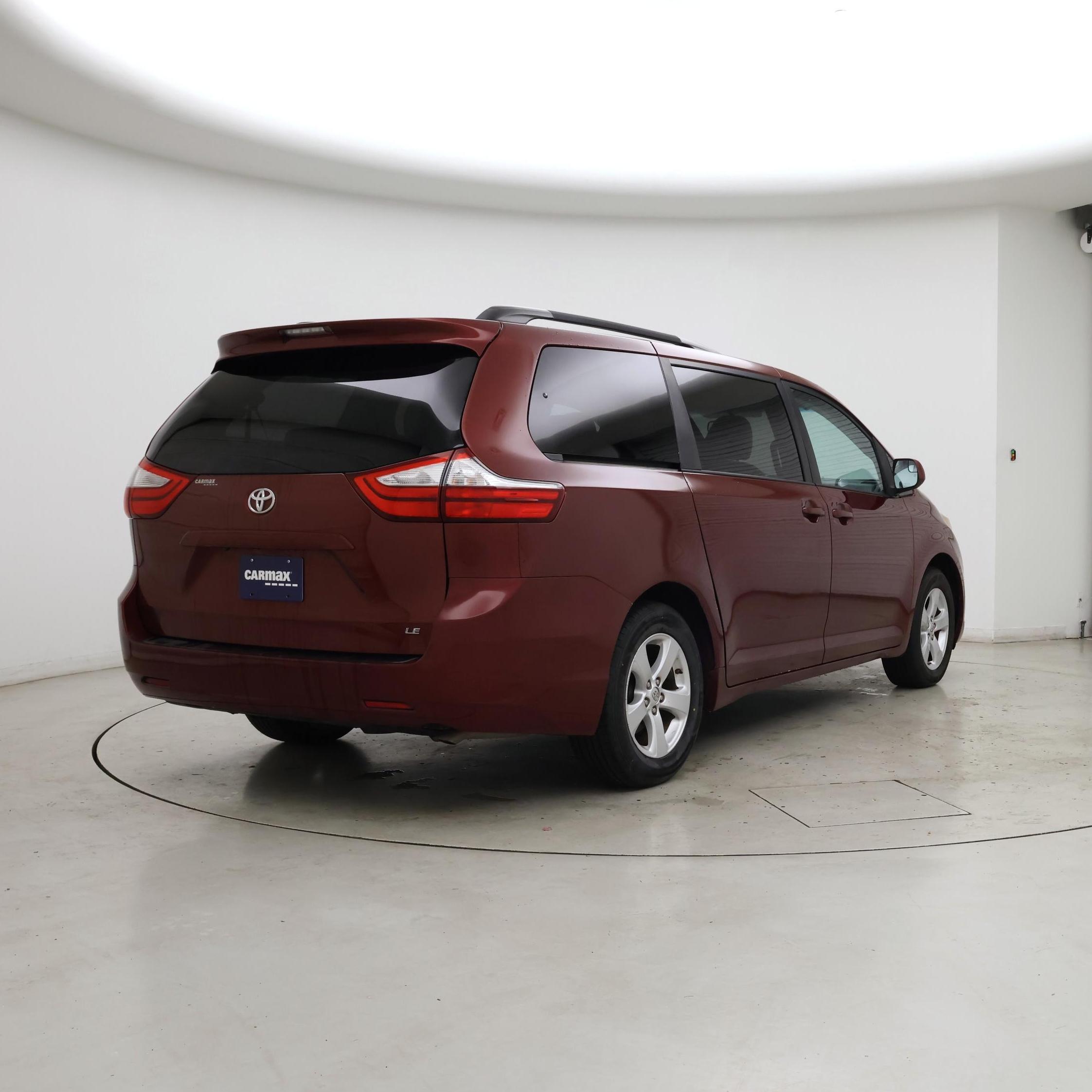 Thumbnail: 2016 Toyota Sienna - 8