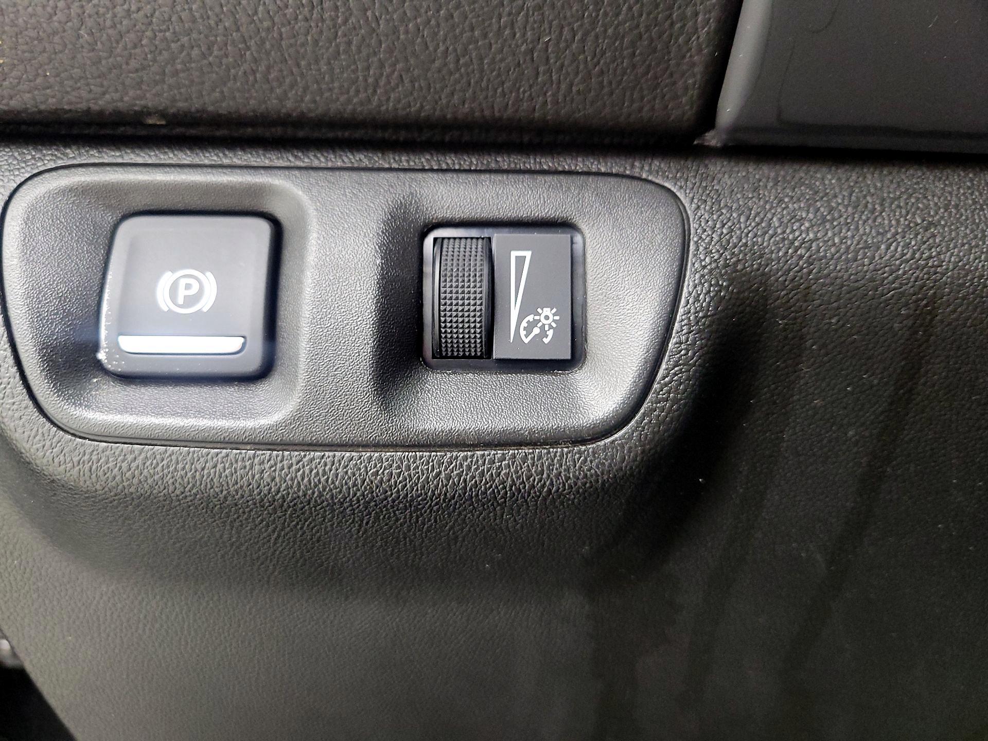 Thumbnail: 2022 GMC Acadia - 13