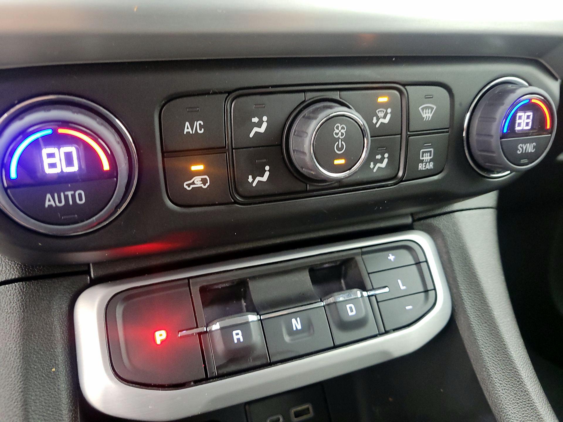 Thumbnail: 2022 GMC Acadia - 16