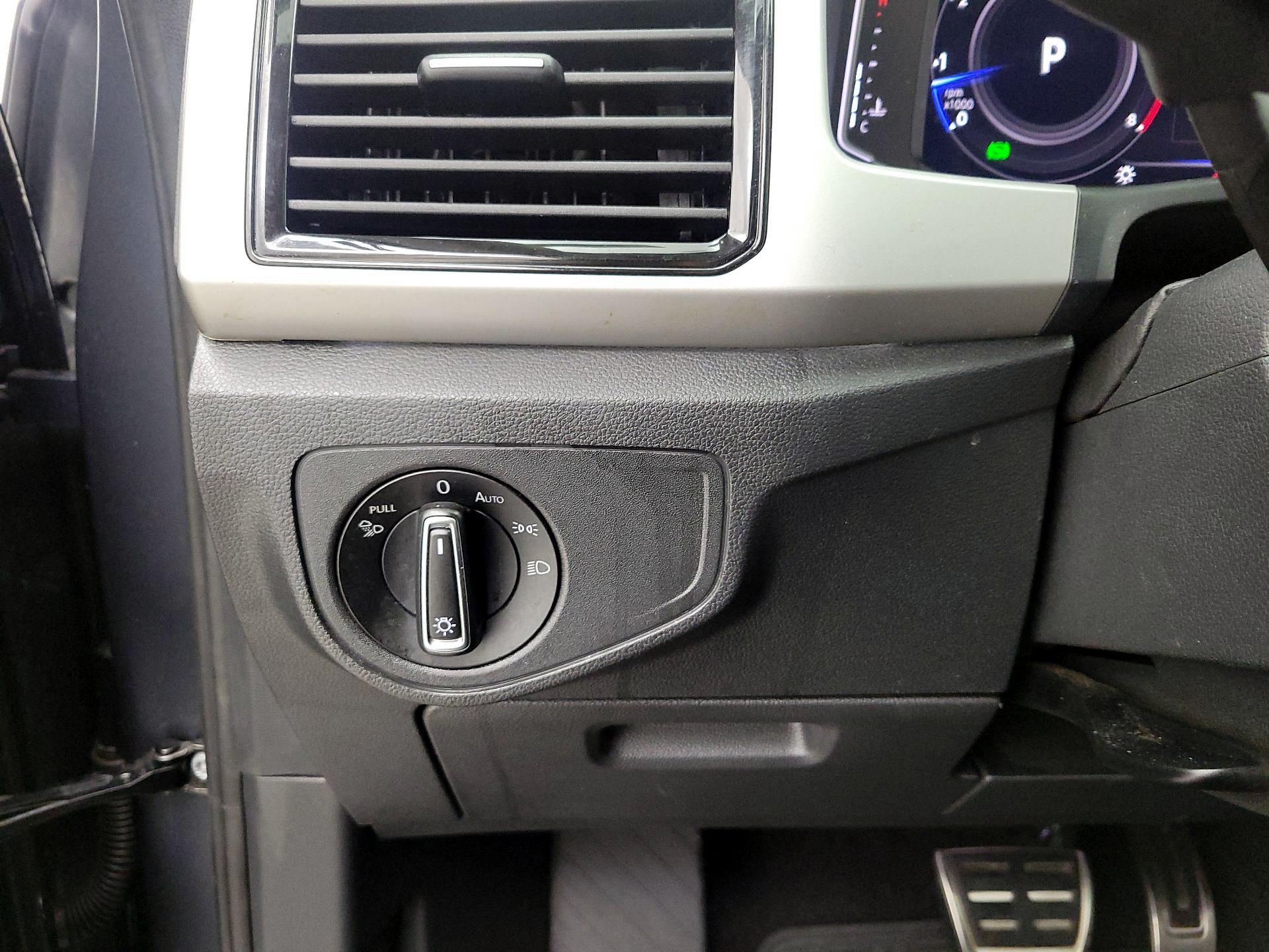 Thumbnail: 2022 Volkswagen Atlas - 13