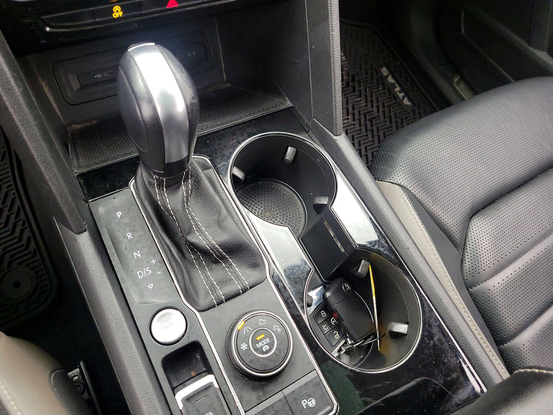 Thumbnail: 2022 Volkswagen Atlas - 17