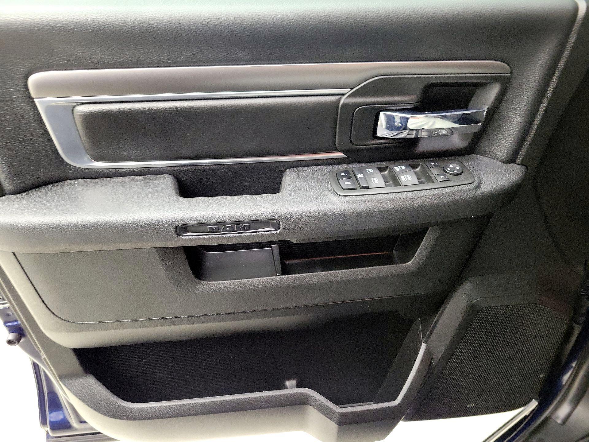 Thumbnail: 2022 RAM 1500 Classic - 12
