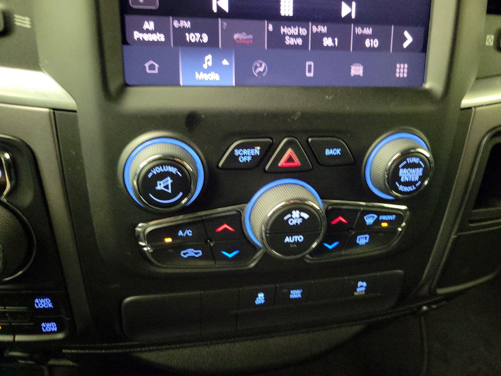 Thumbnail: 2022 RAM 1500 Classic - 16